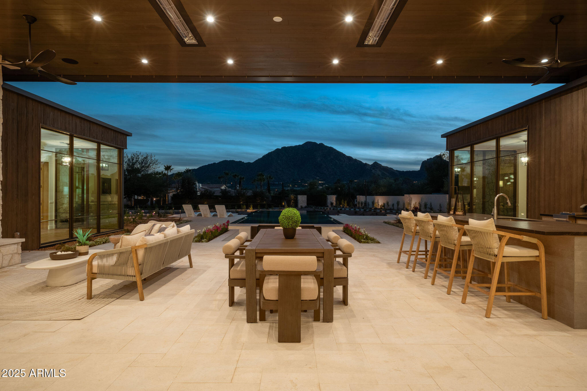 5902 E CACTUS WREN Road