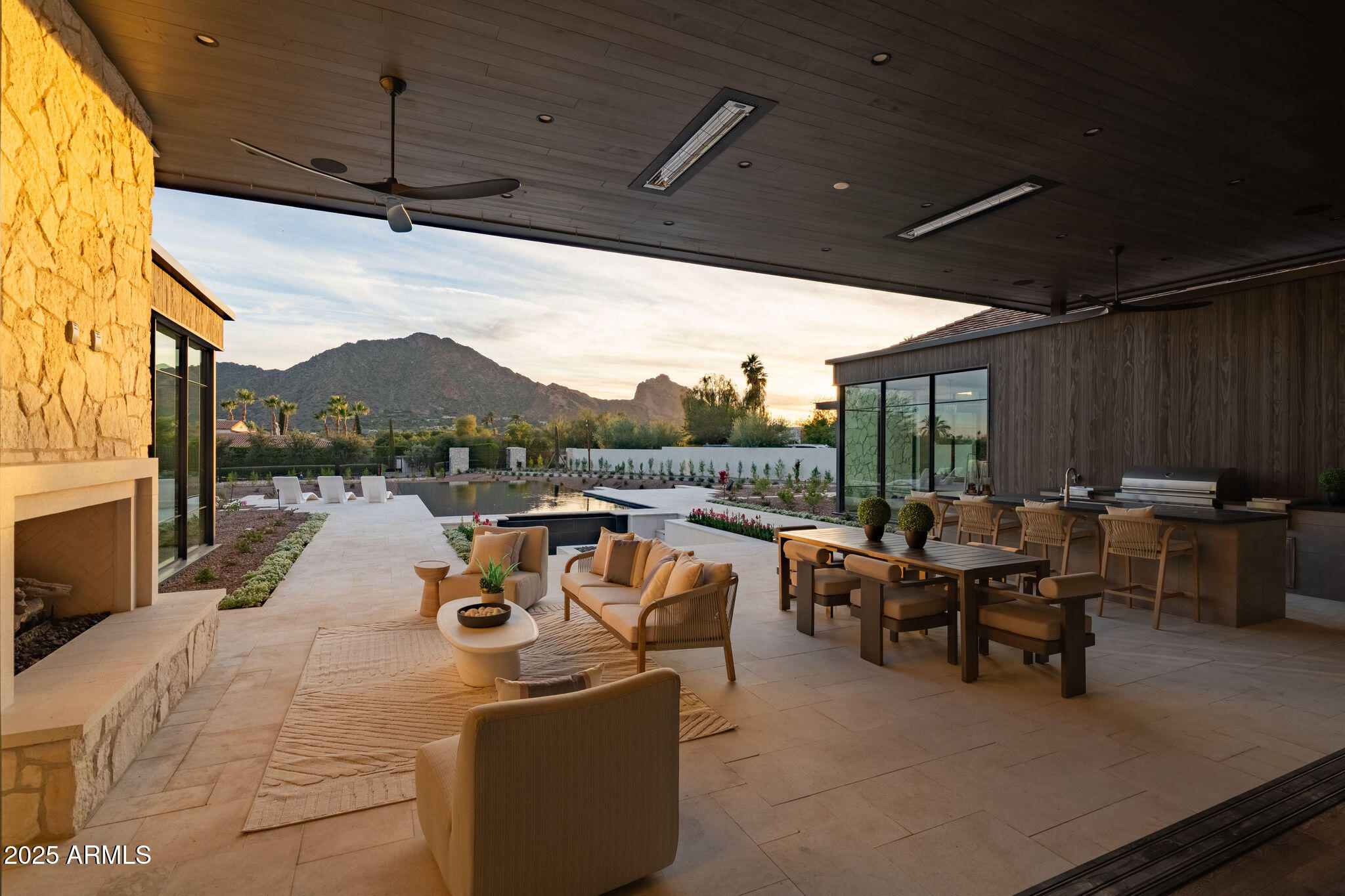 5902 E CACTUS WREN Road