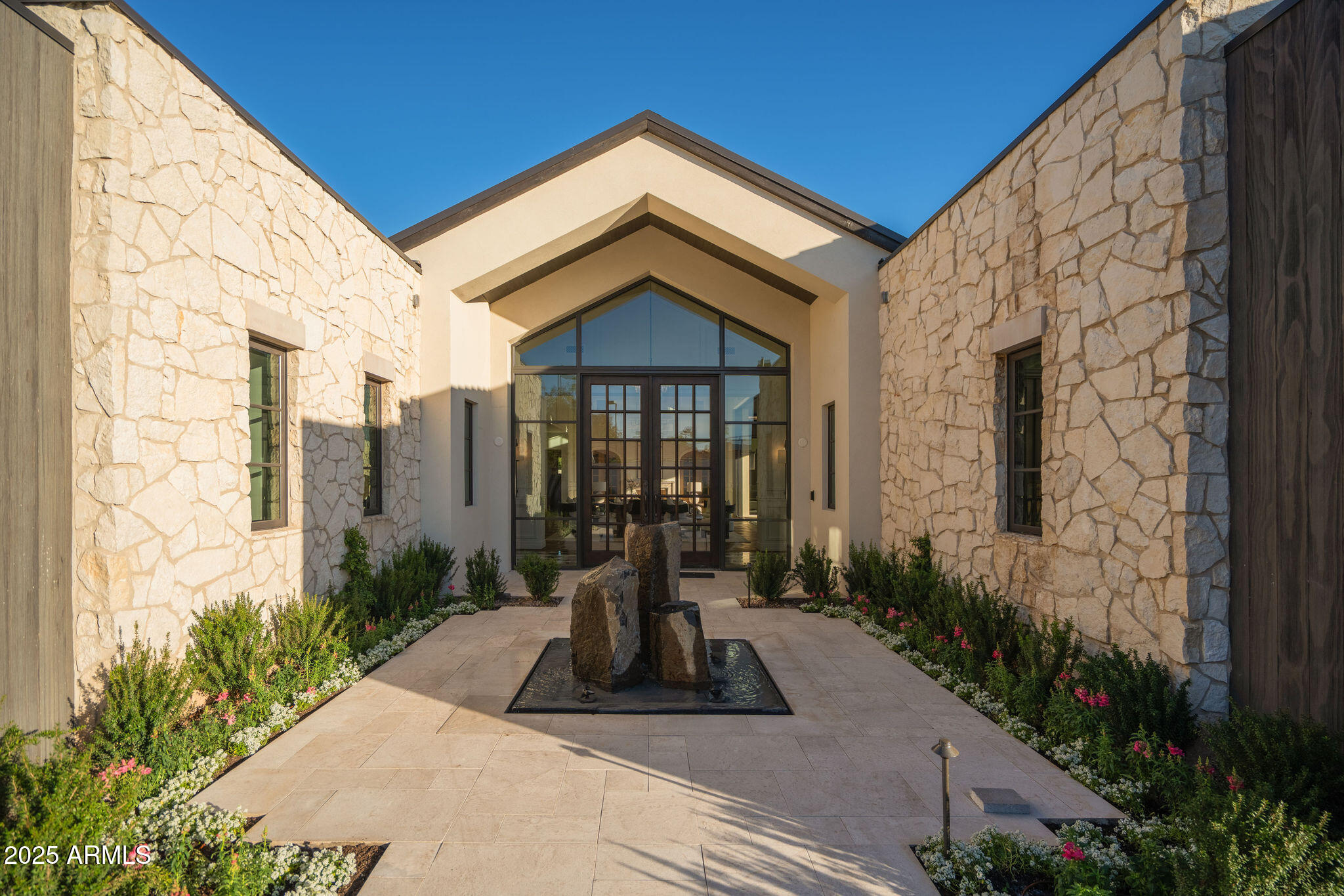 5902 E CACTUS WREN Road