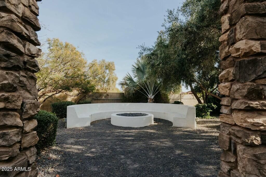 listing image 80