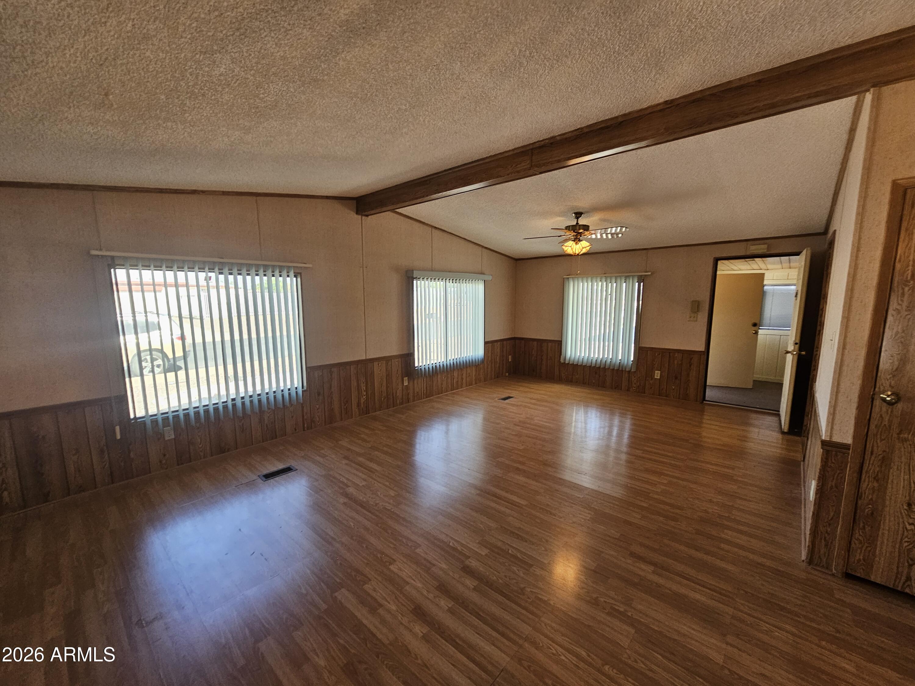 5553 E BAYWOOD Avenue