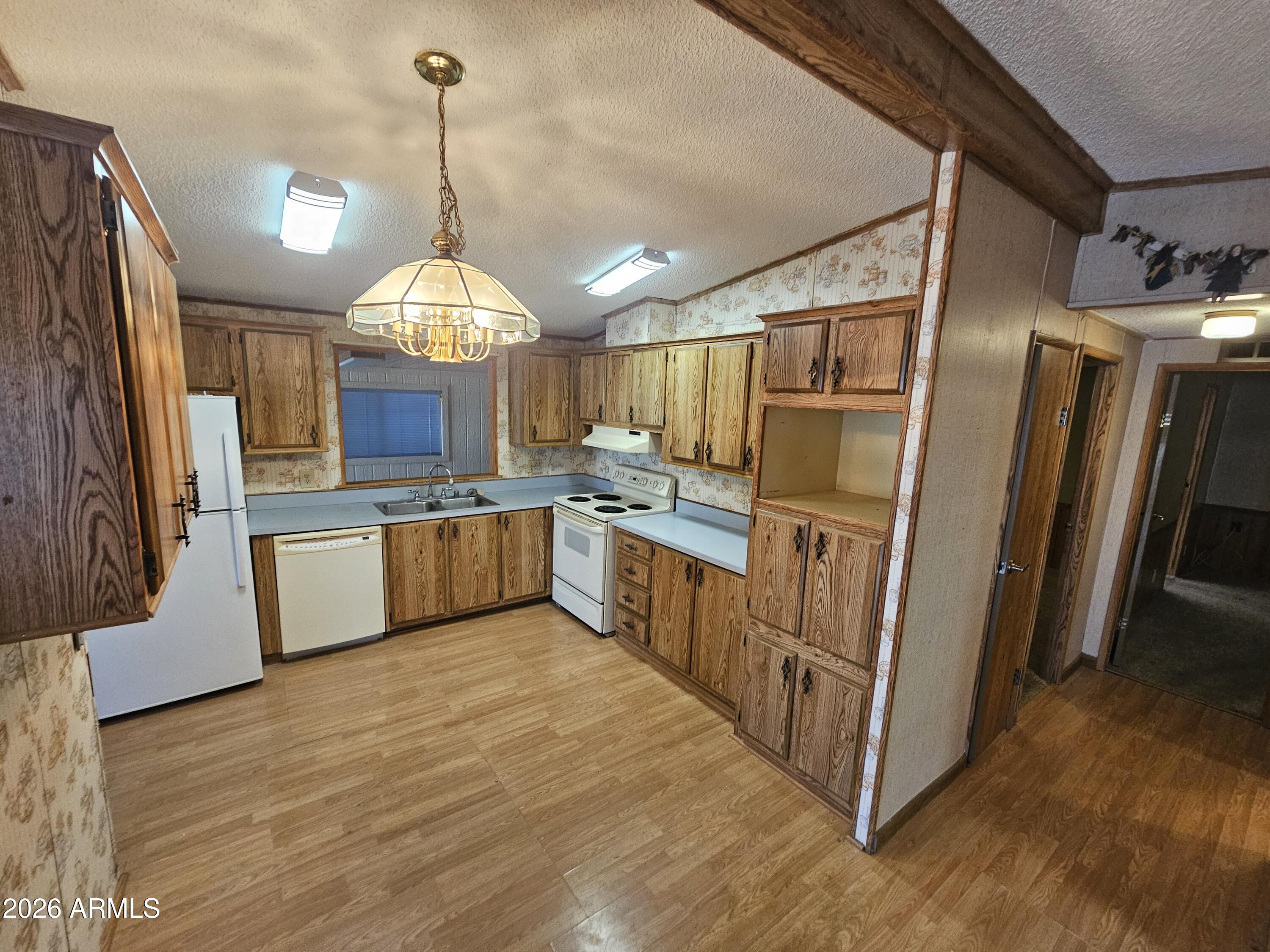 5553 E BAYWOOD Avenue