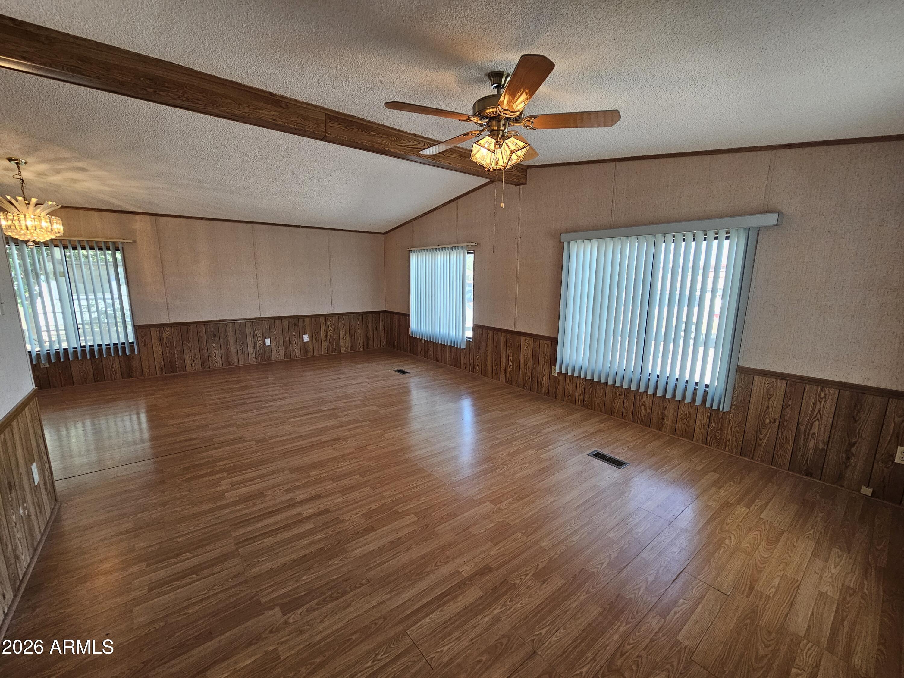 5553 E BAYWOOD Avenue