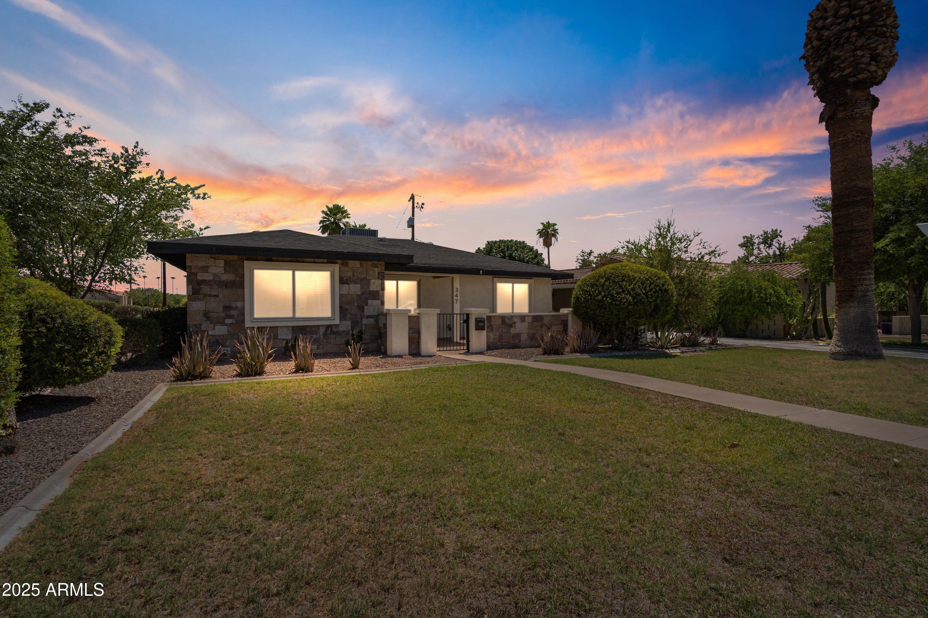 347 E MARIPOSA Street