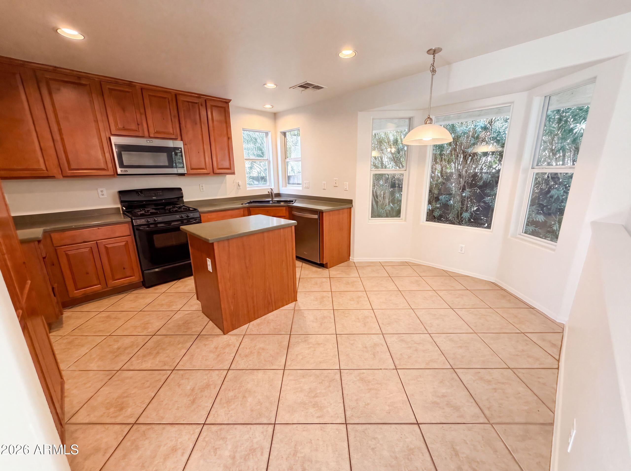 1214 E FRANCES Lane