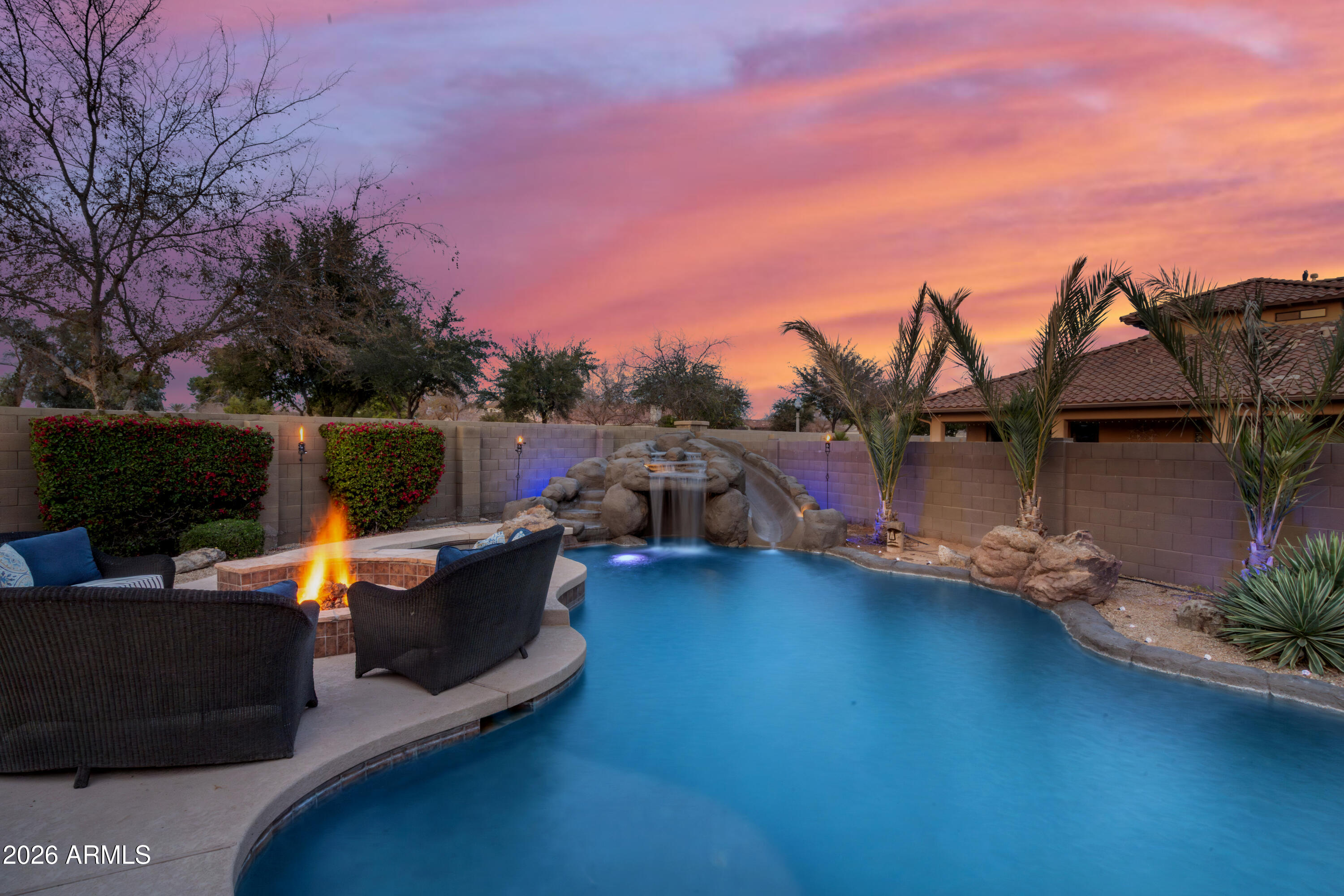 245 N PARKVIEW Court