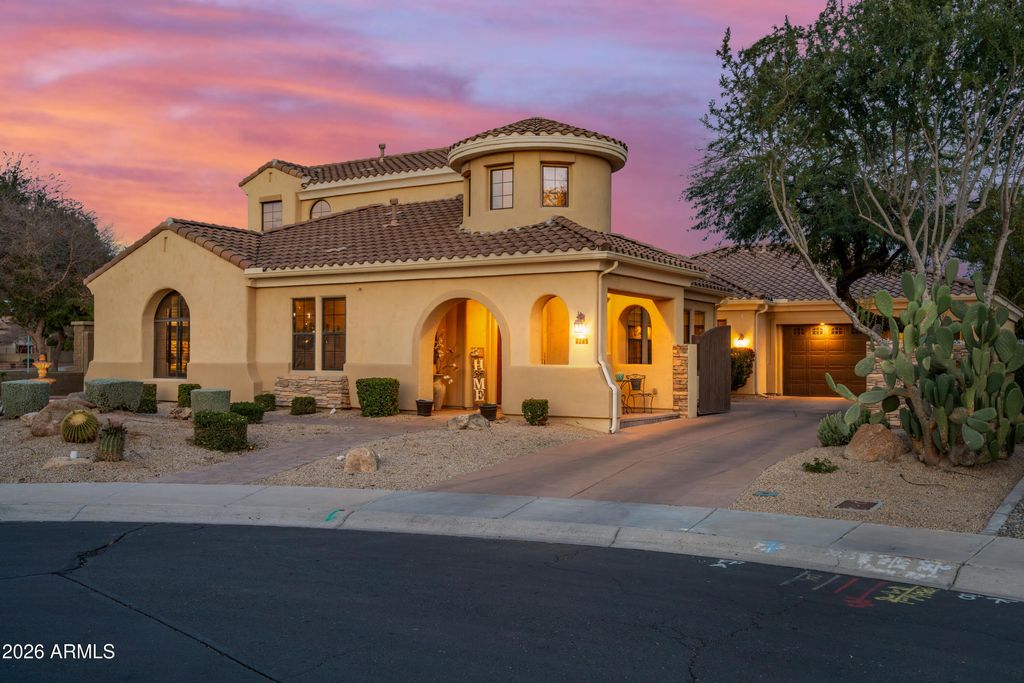 Photo of 245 N Parkview Court, Litchfield Park, AZ 85340 (MLS # 6976805)