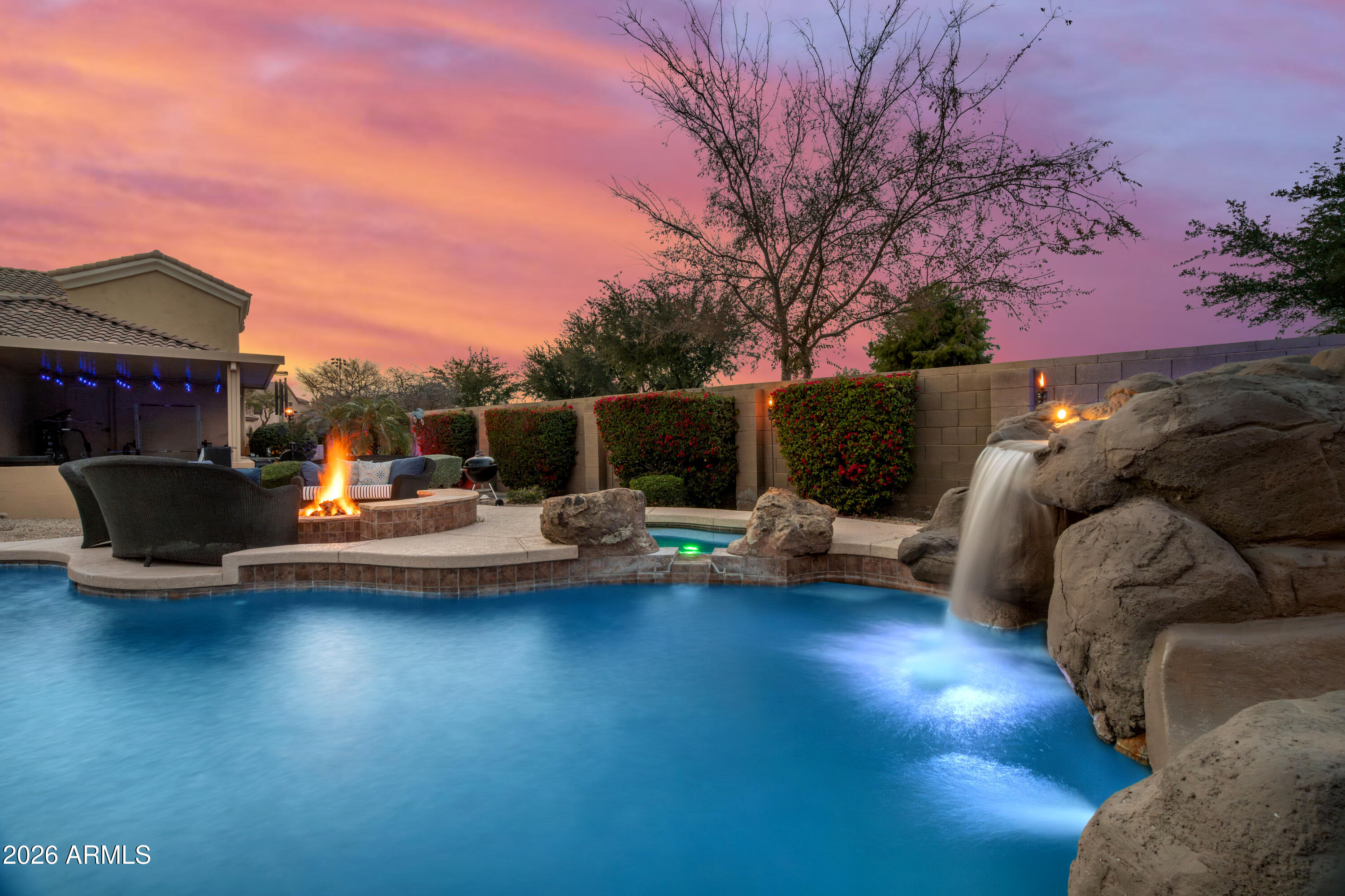 245 N PARKVIEW Court