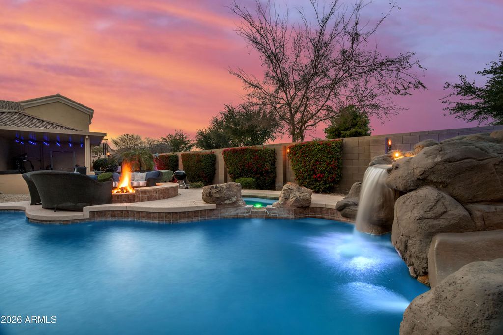 Photo of 245 N Parkview Court, Litchfield Park, AZ 85340 (MLS # 6976805)