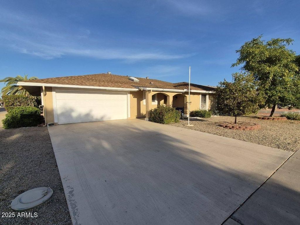 Photo of 13810 N Kaanapali Drive, Sun City, AZ 85351 (MLS # 6957530)