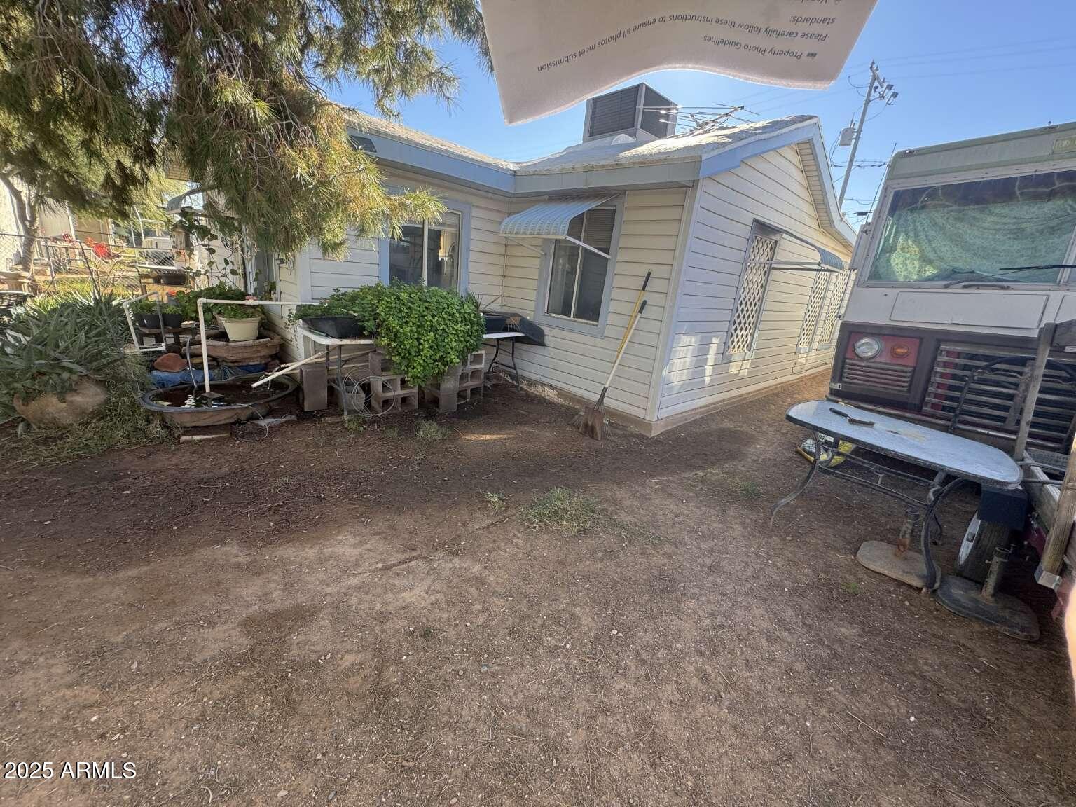 421 W KENNEDY Avenue