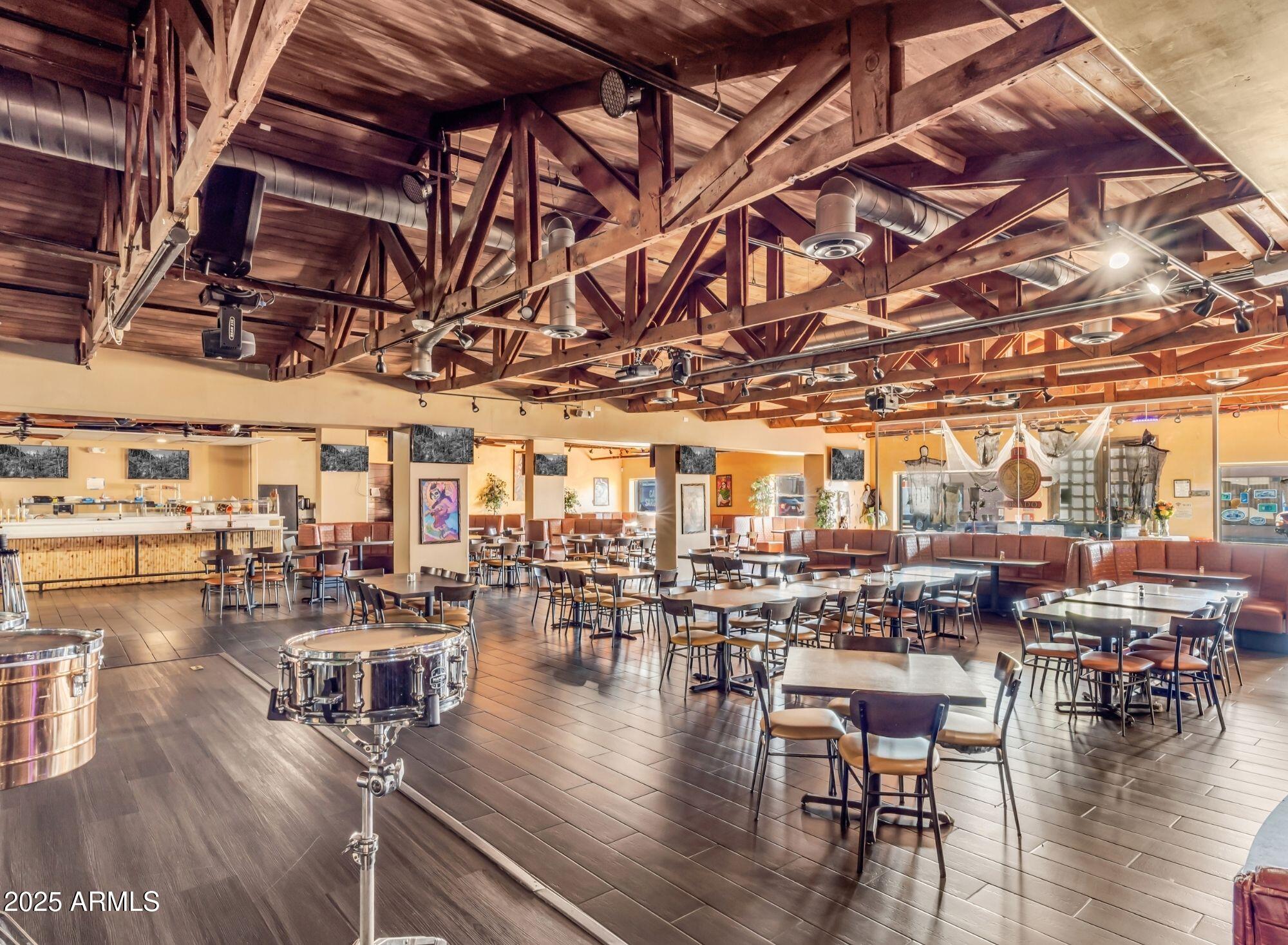 5912 W GLENDALE Avenue