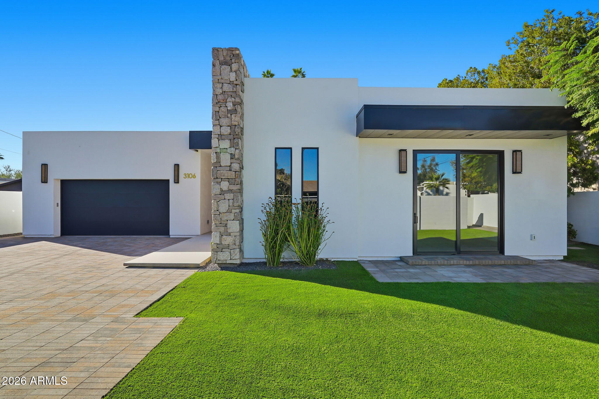 3106 N VALENCIA Lane