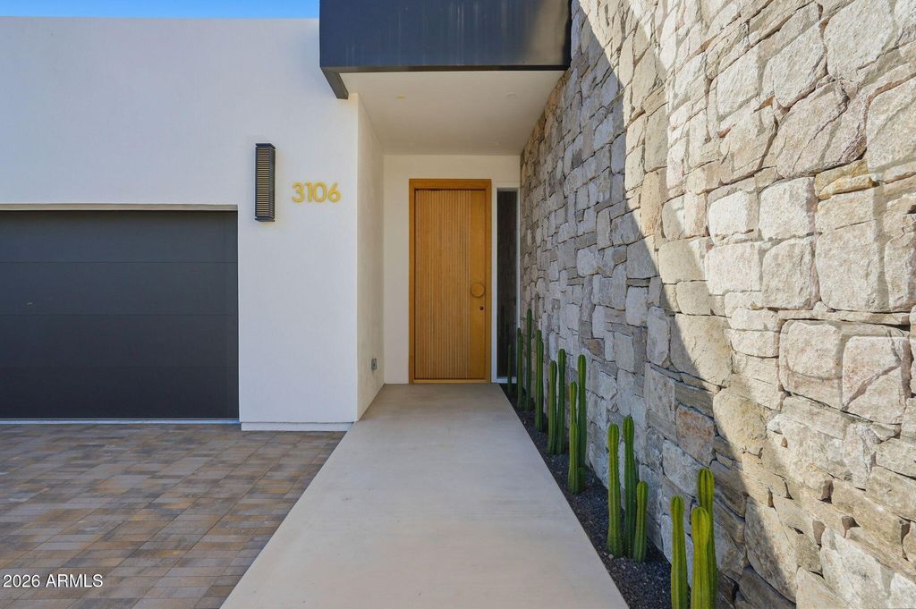 Photo of 3106 N Valencia Lane, Phoenix, AZ 85018 (MLS # 6977196)