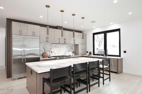 3106 N VALENCIA Lane Phoenix AZ 85018