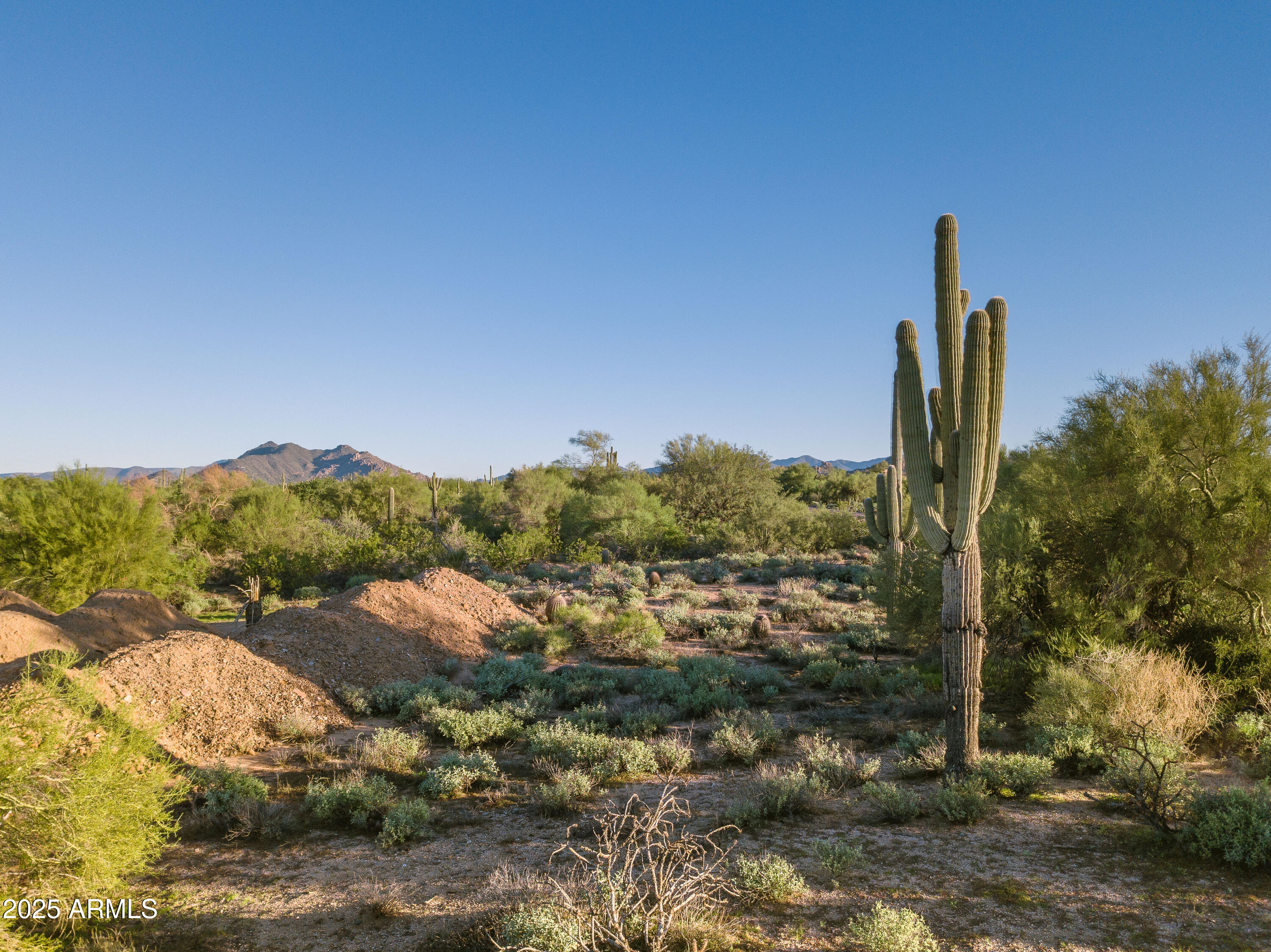 7142 E WINDSTONE Trail -