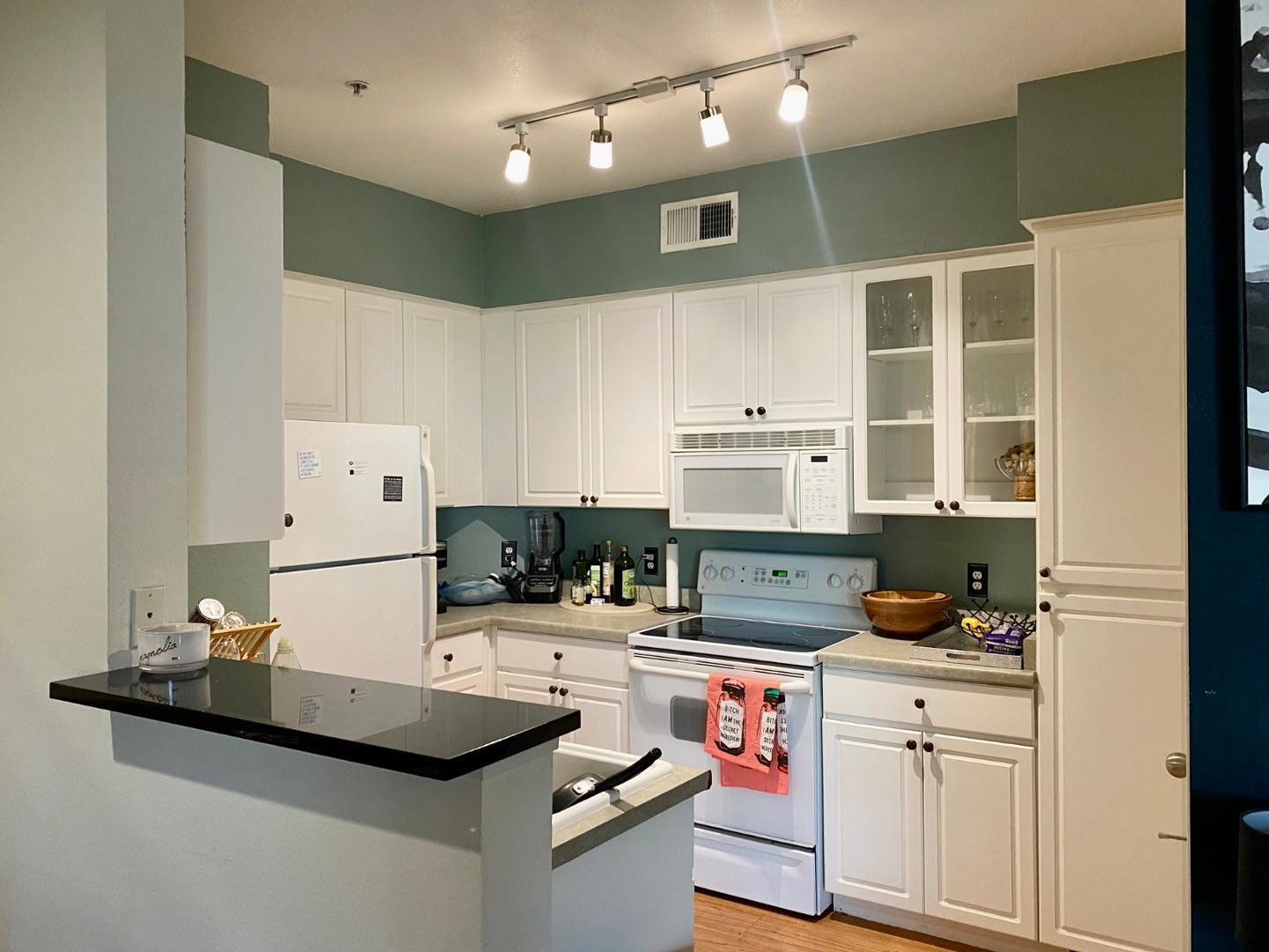 1701 E Colter 388