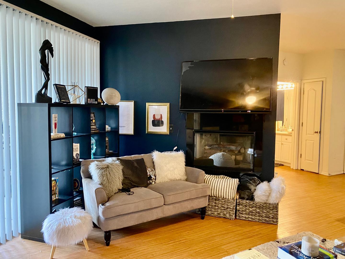 1701 E Colter 388