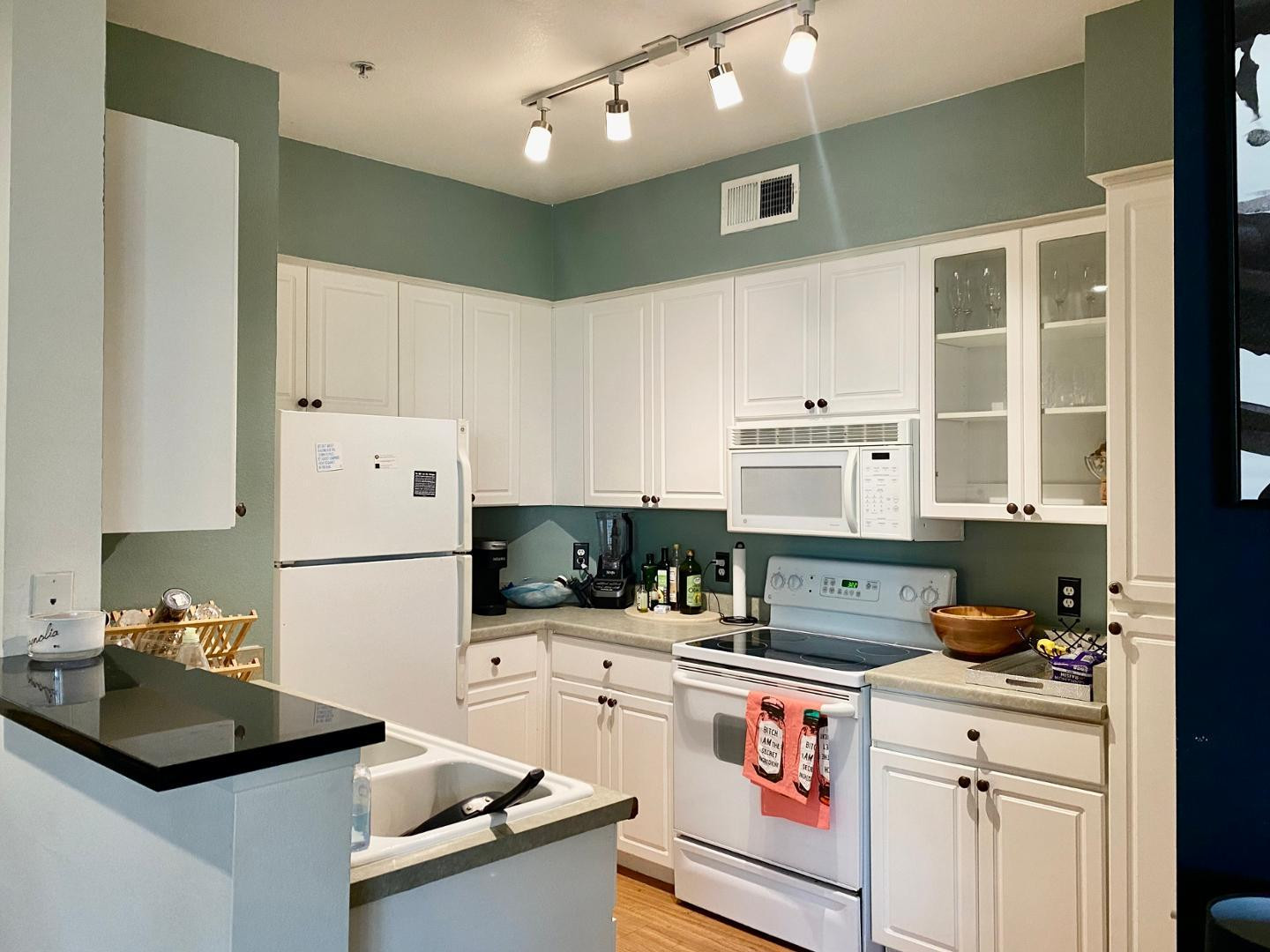 1701 E Colter 388