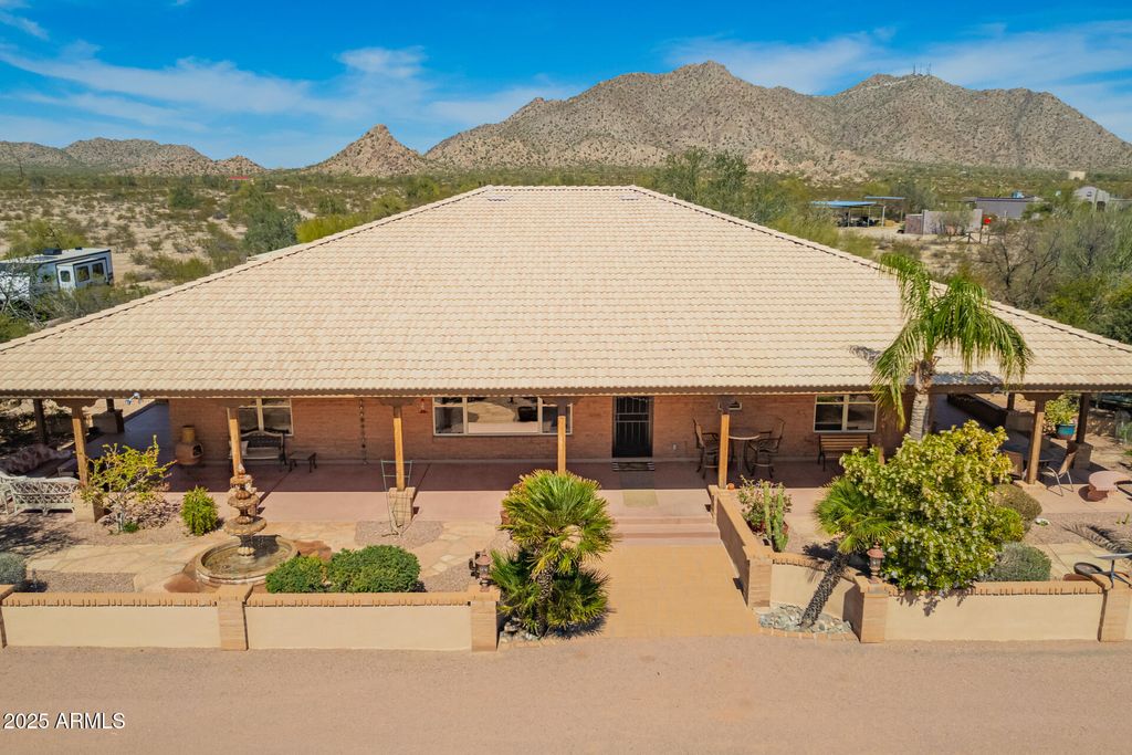 Photo of 11954 N Hazeldine Road, Casa Grande, AZ 85194 (MLS # 6840208)