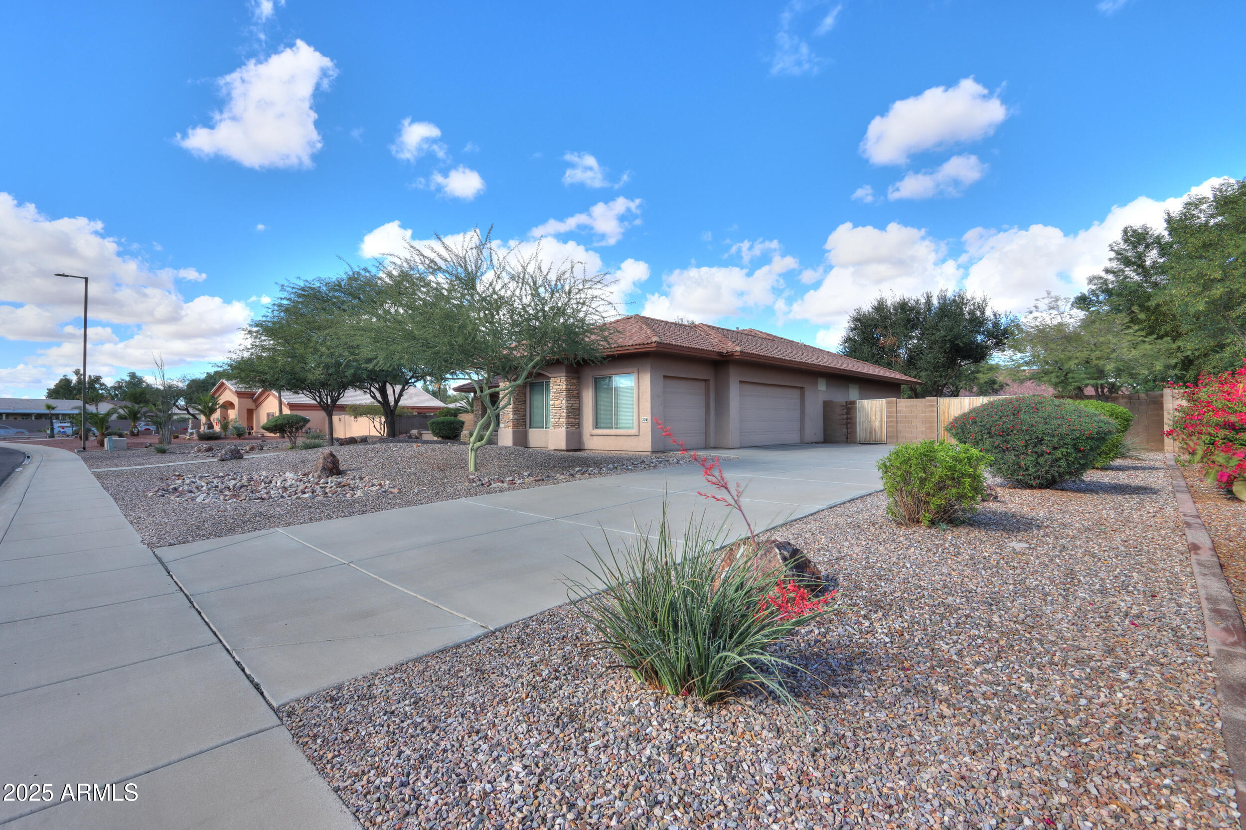 308 E CACTUS WREN Court