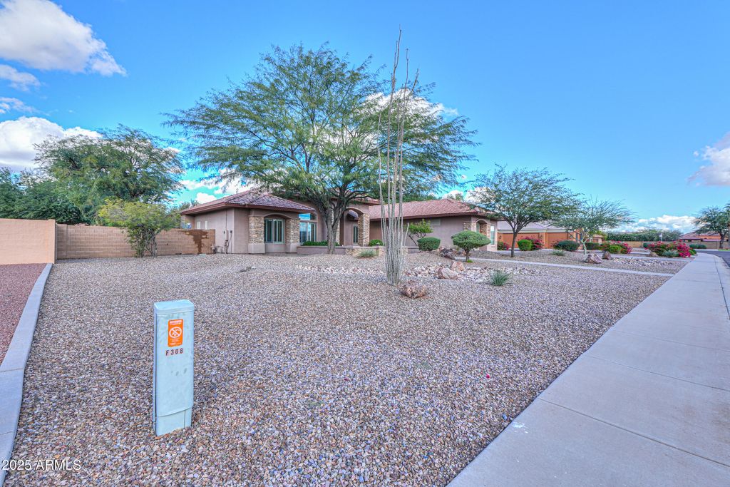 Photo of 308 E Cactus Wren Court, Casa Grande, AZ 85122 (MLS # 6958100)