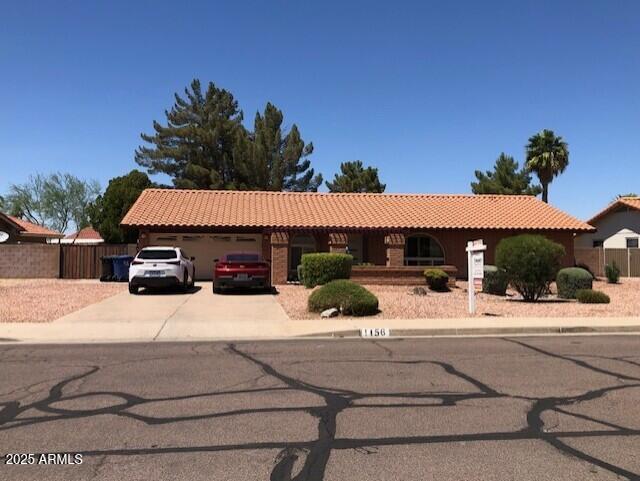 1156 E VINEDO Lane