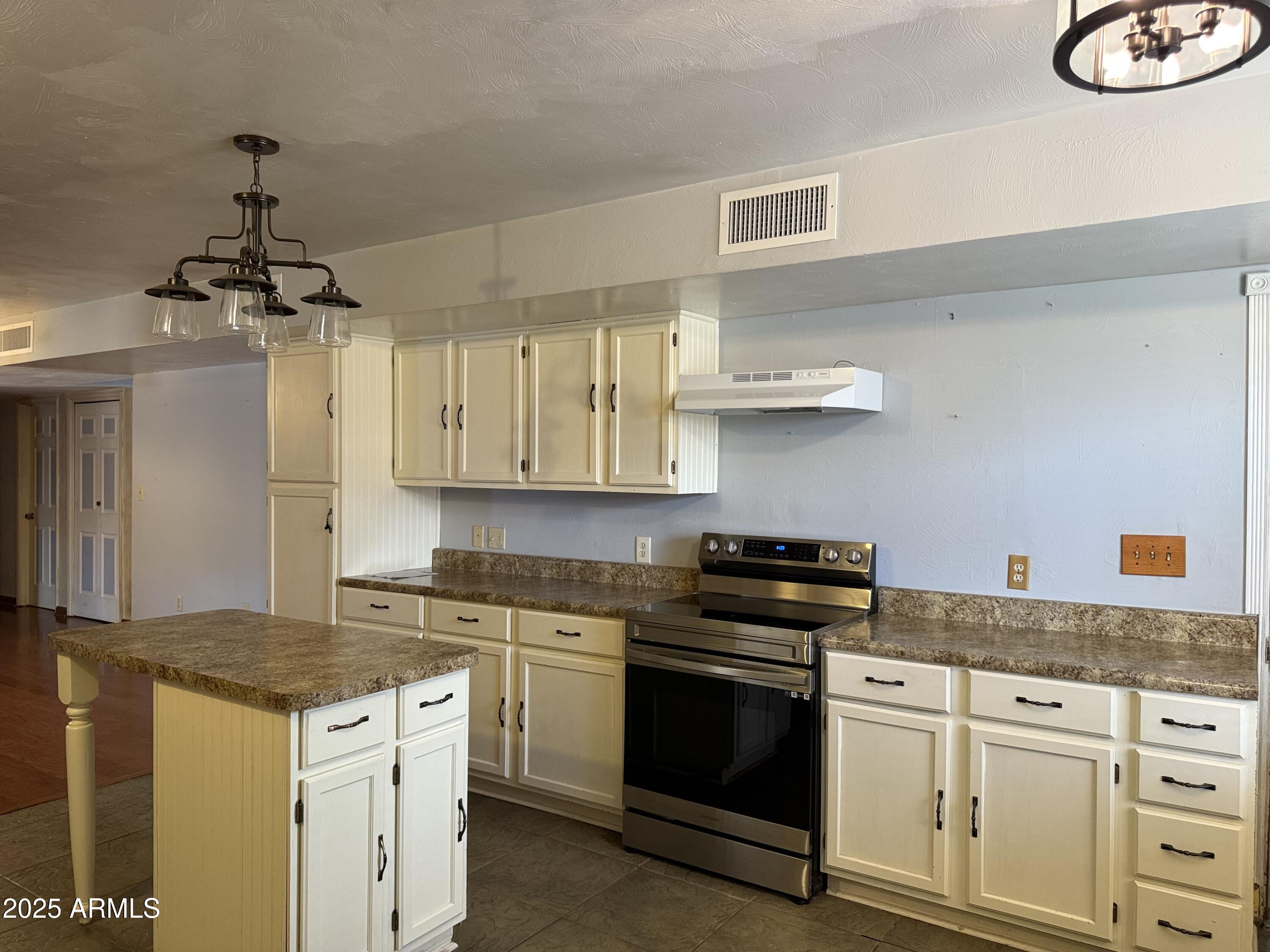 GARDEN CANYON HEIGHTS STRATCOM VILLAGE - Residential