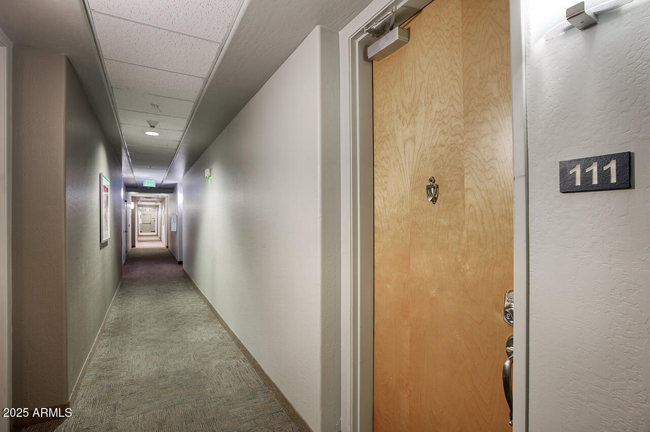 17 W VERNON Avenue 111