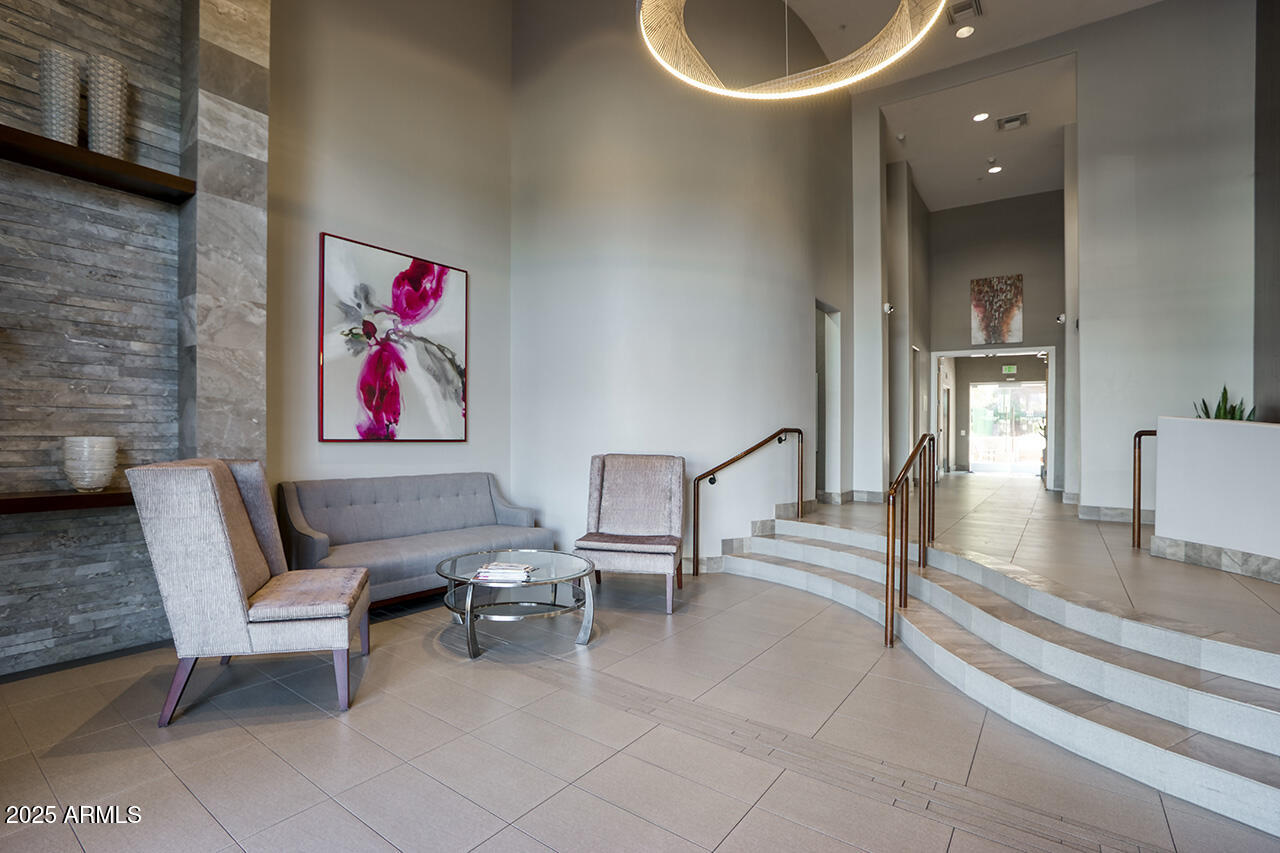 17 W VERNON Avenue 111