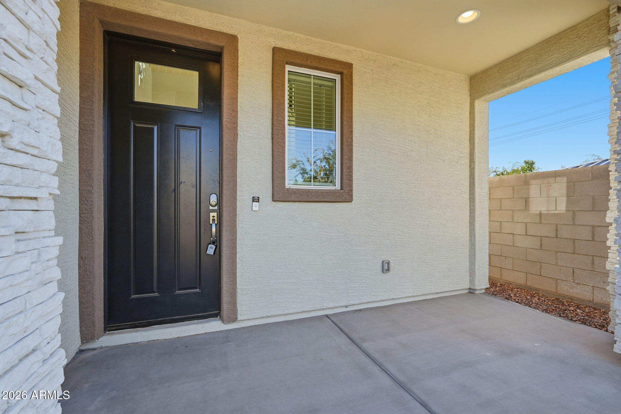 1527 W SIERRA VISTA Drive