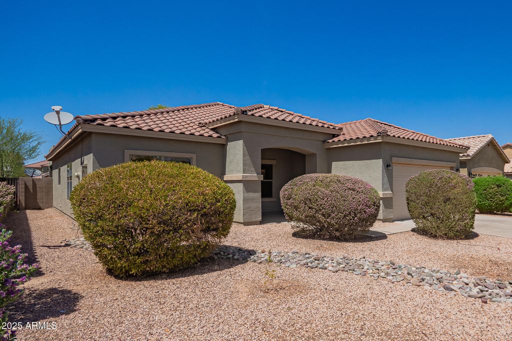 Photo of 664 W Silver Reef Court, Casa Grande, AZ 85122 (MLS # 6886091)