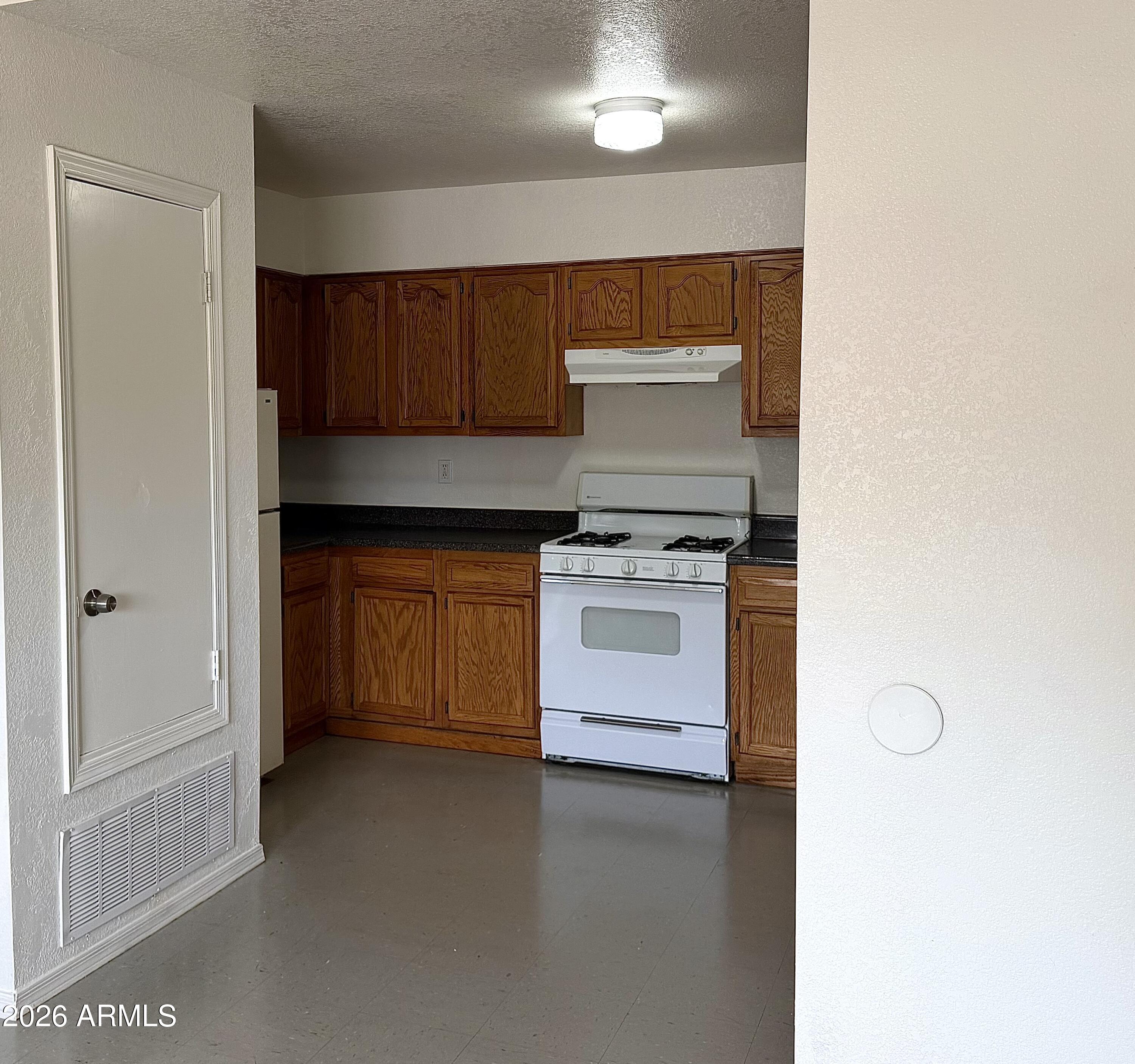 521 W OCOTILLO Street