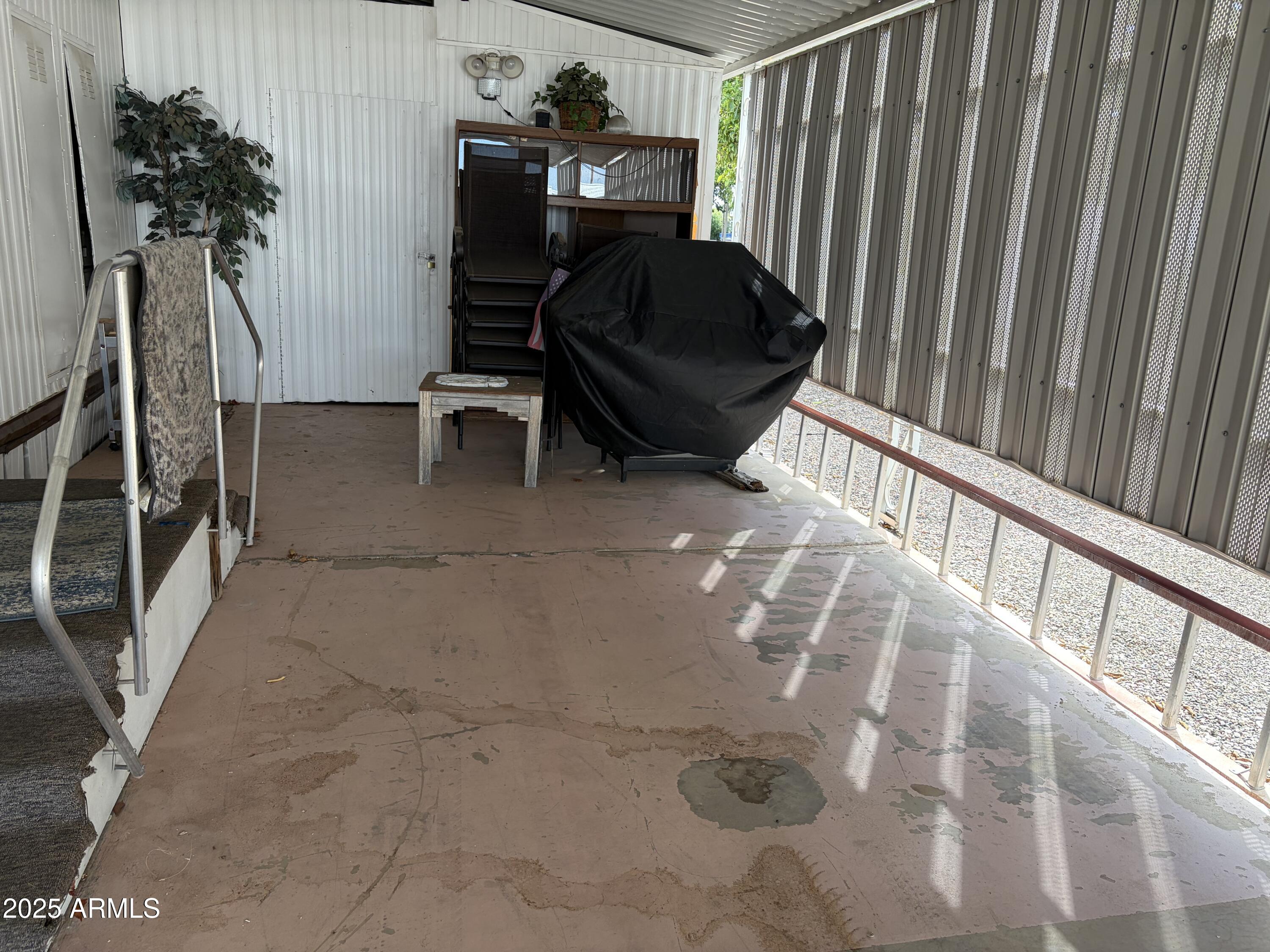 150 S Windsor -- E65