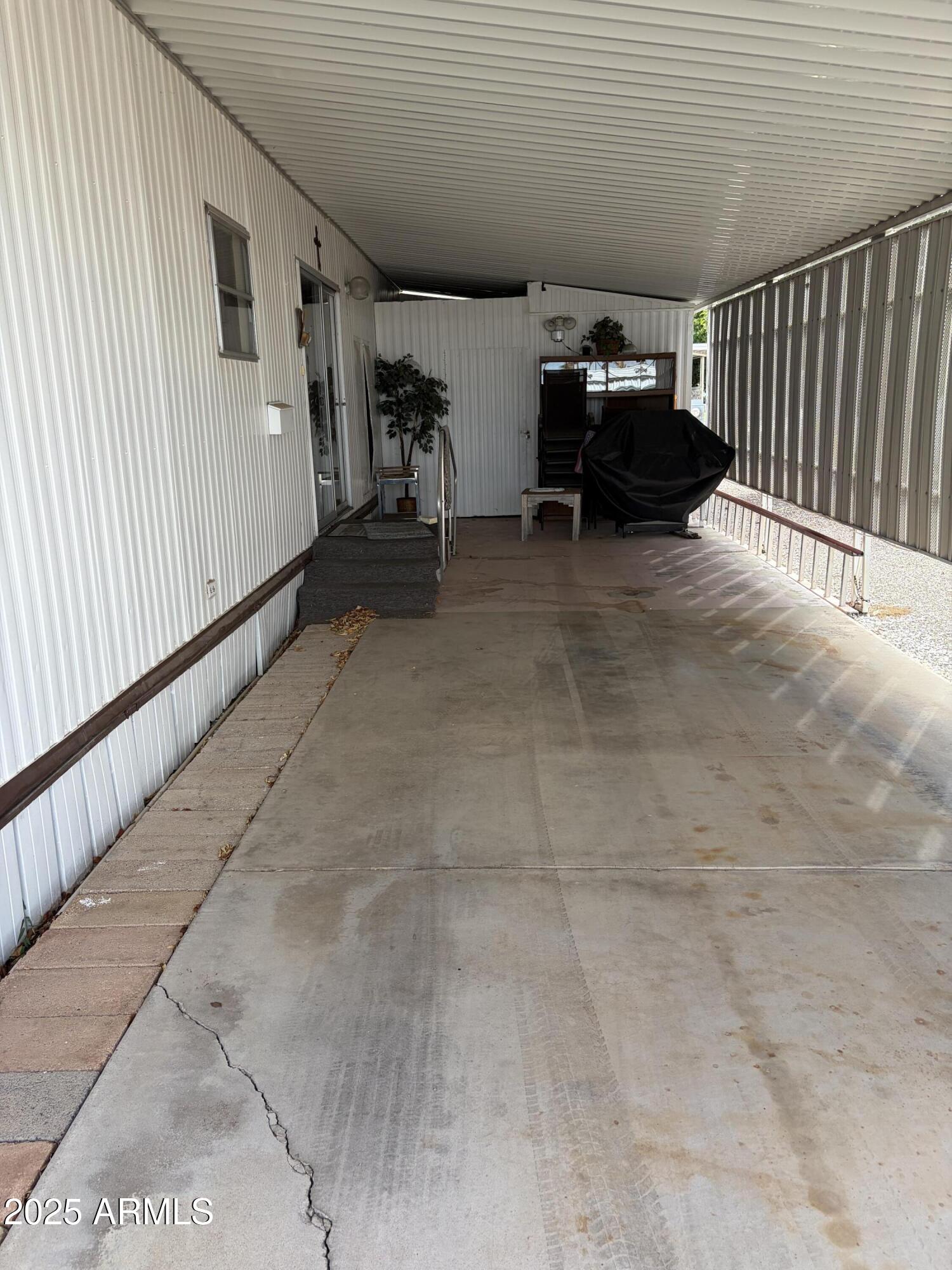 150 S Windsor -- E65