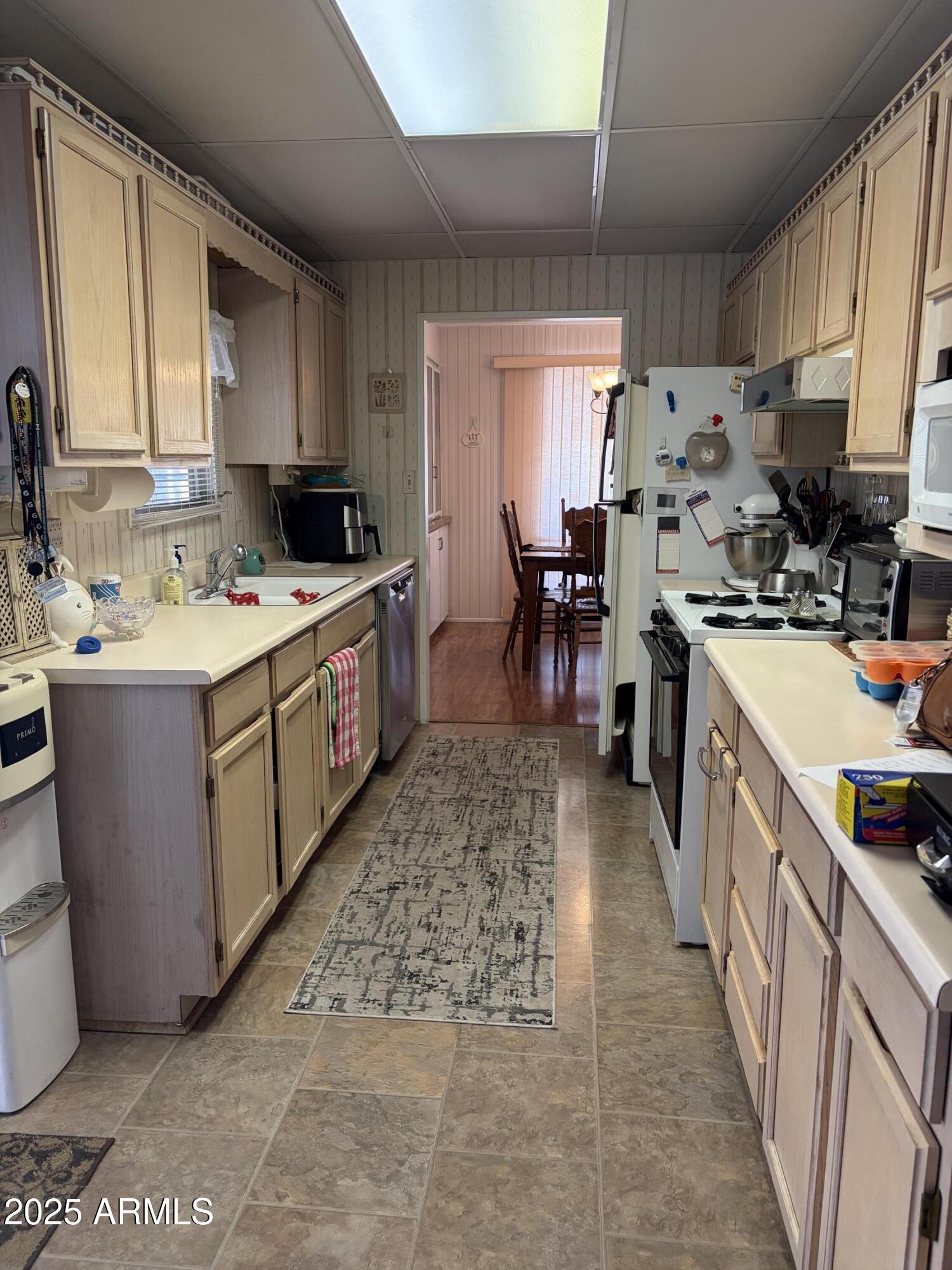 150 S Windsor -- E65