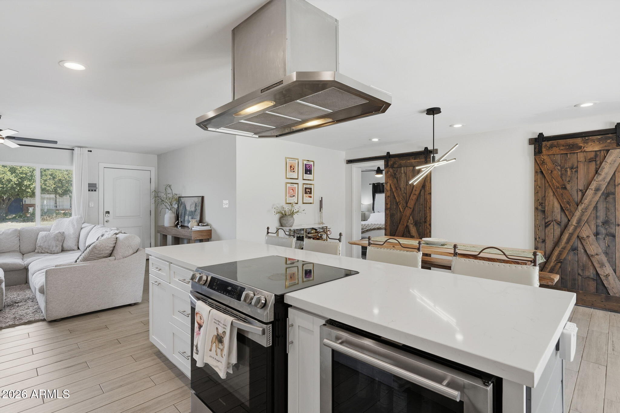 8601 E WINDSOR Avenue E