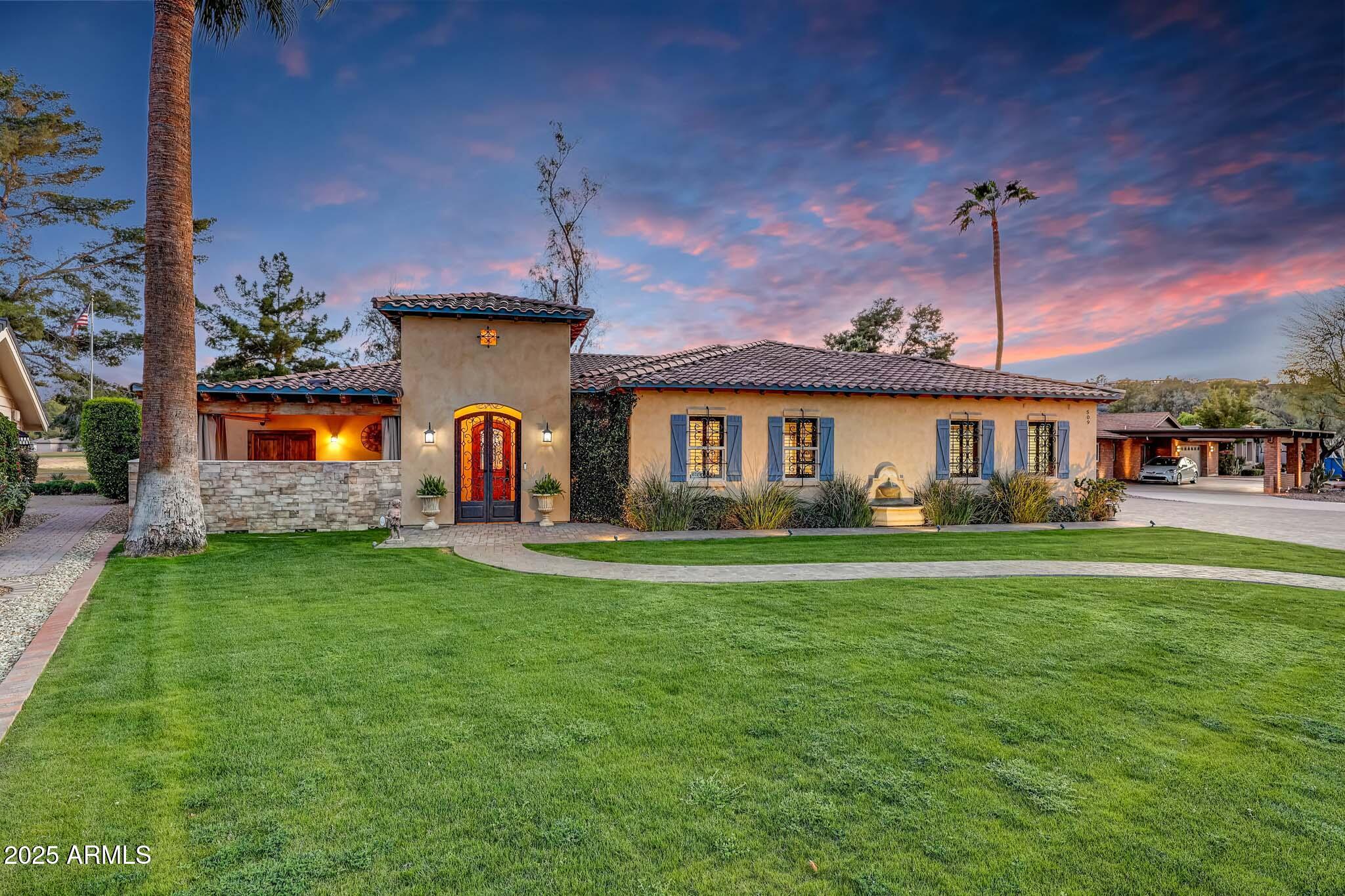 509 W MOON VALLEY Drive