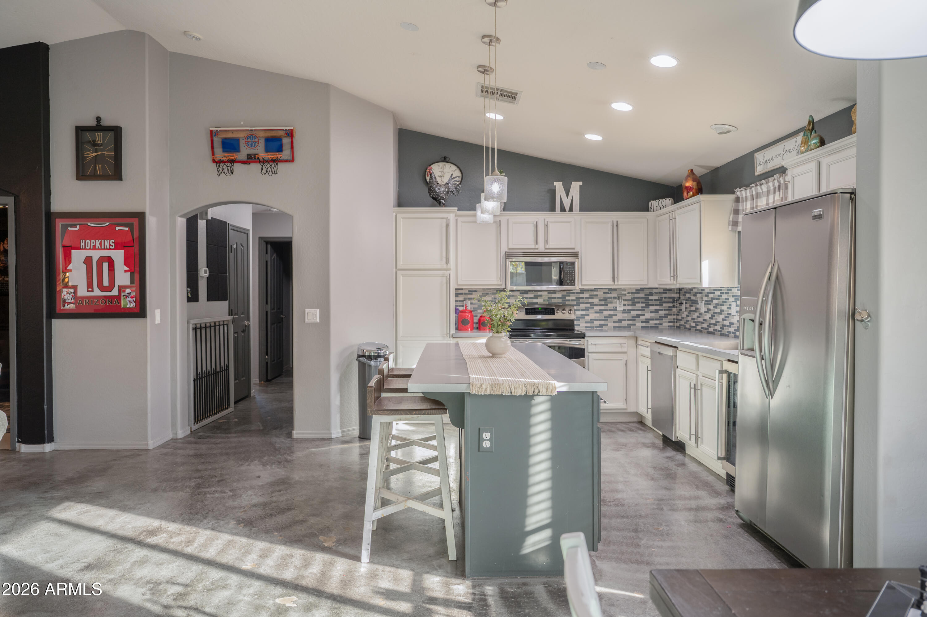 16763 W SHERMAN Street