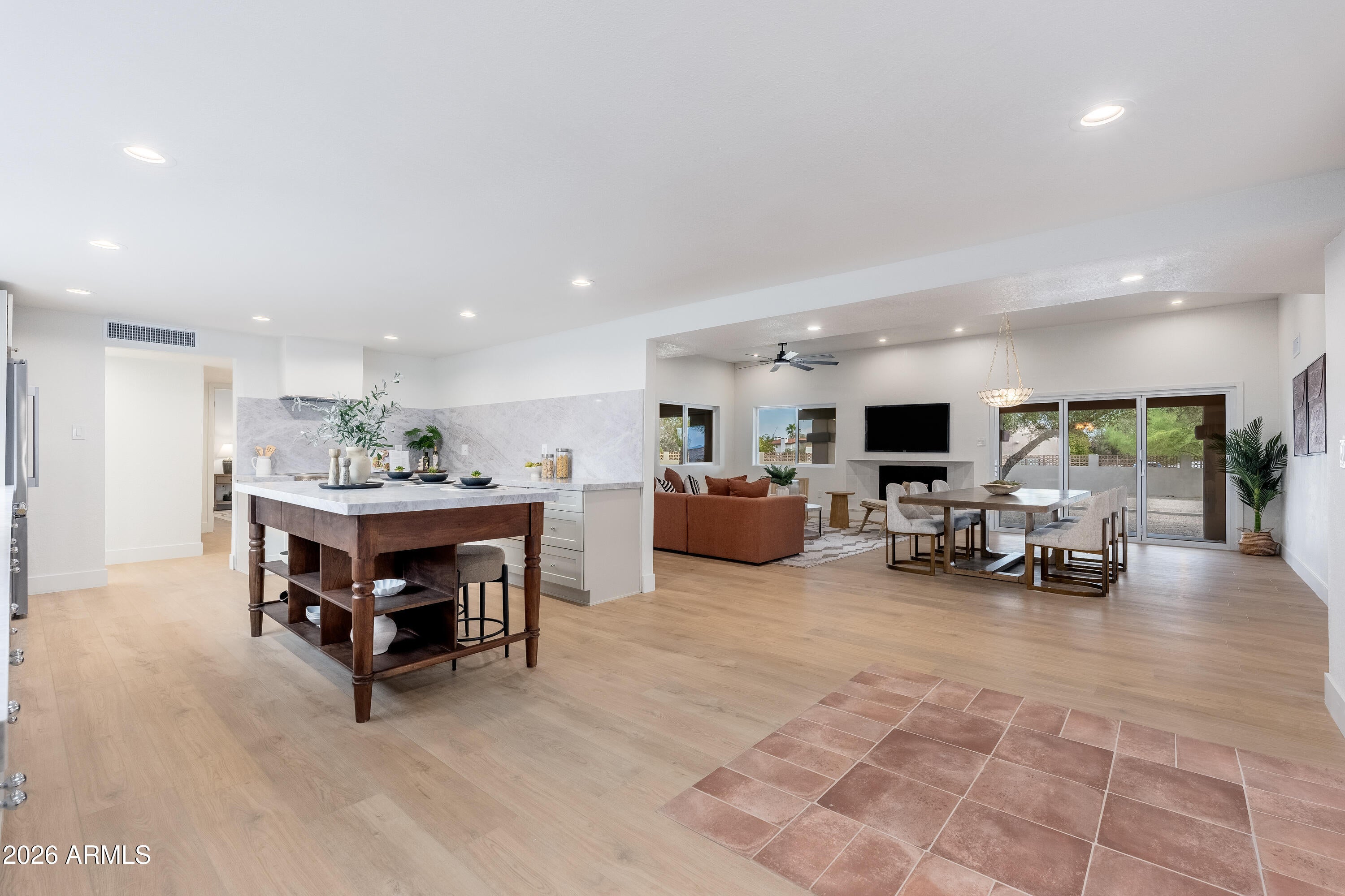 18017 N EVERSON Drive