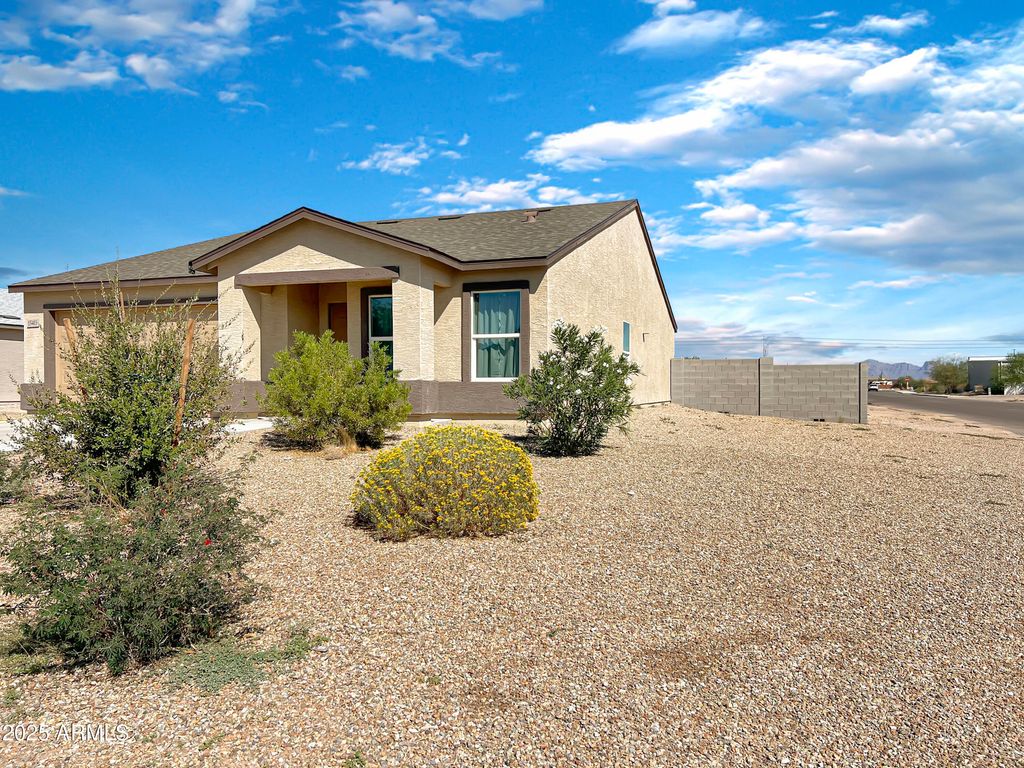Photo of 15403 S Patagonia Road, Arizona City, AZ 85123 (MLS # 6926607)