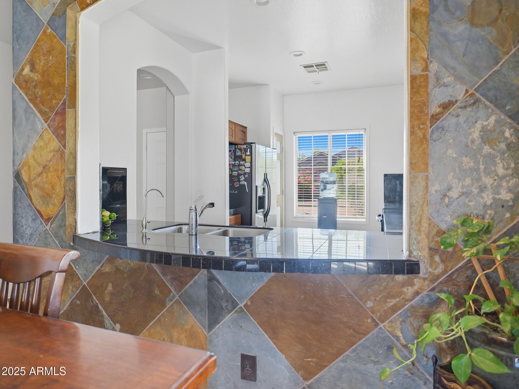 9336 W RAYMOND Street