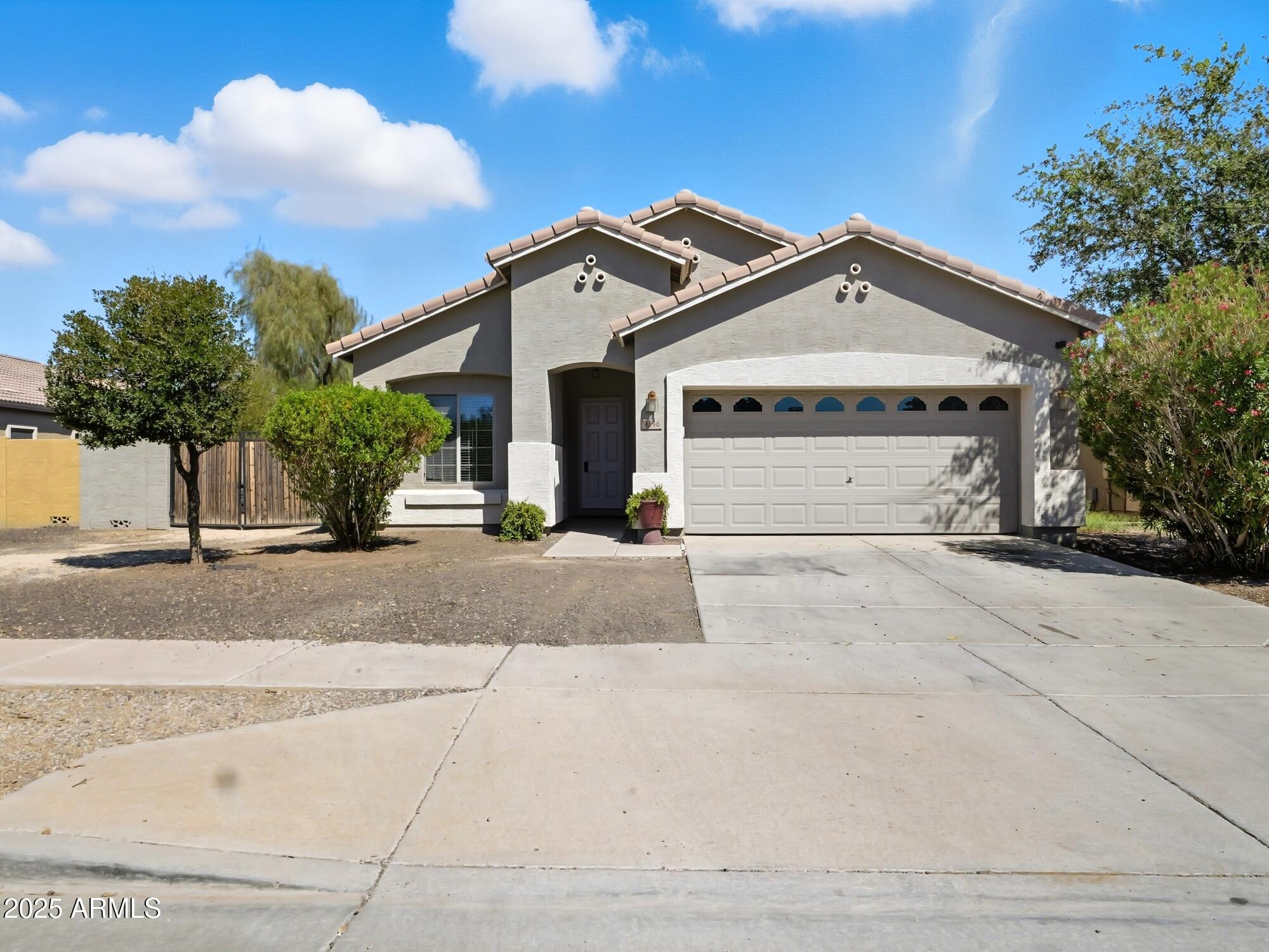 9336 W RAYMOND Street