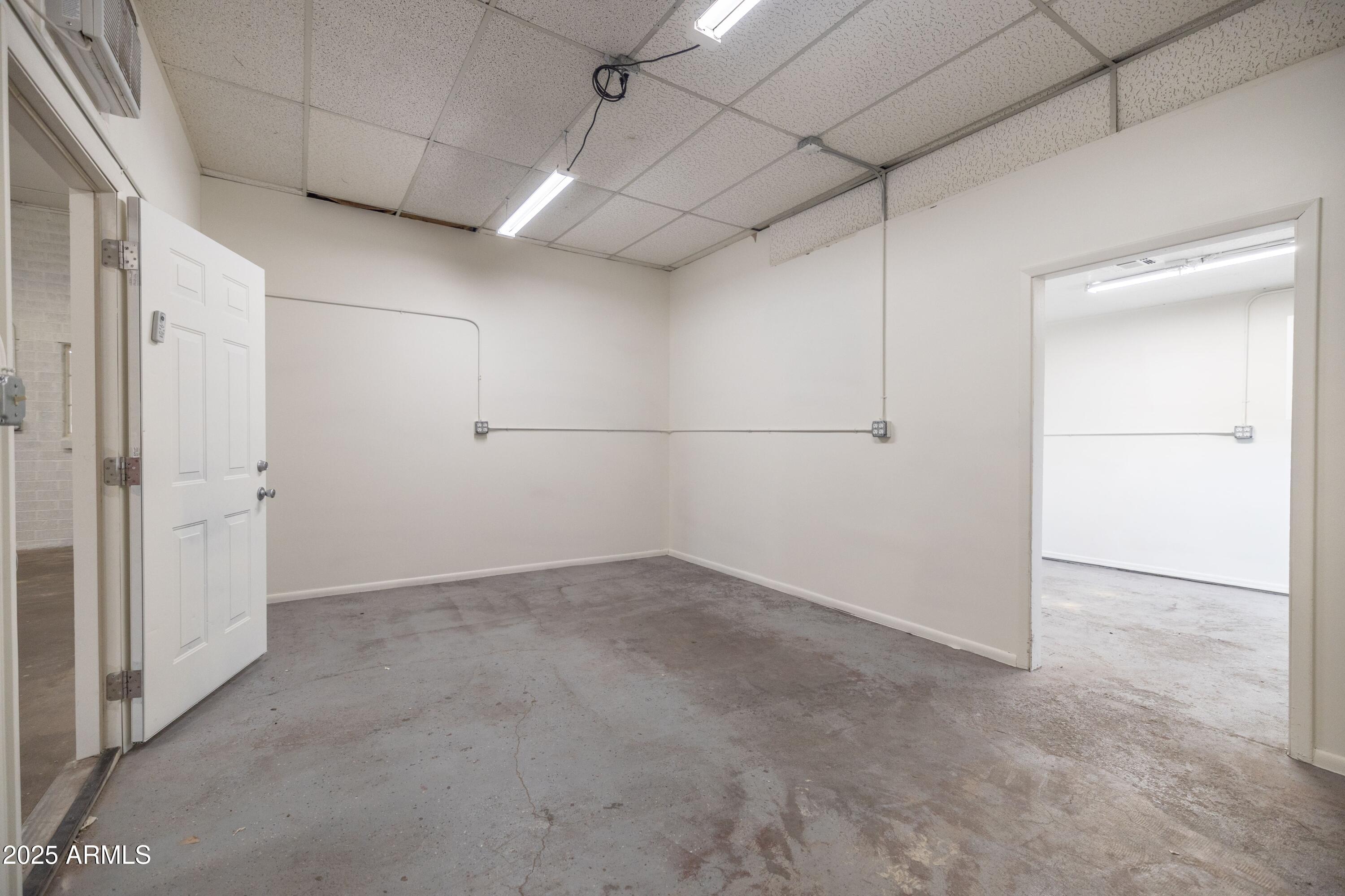 2423 W CAMPBELL Avenue