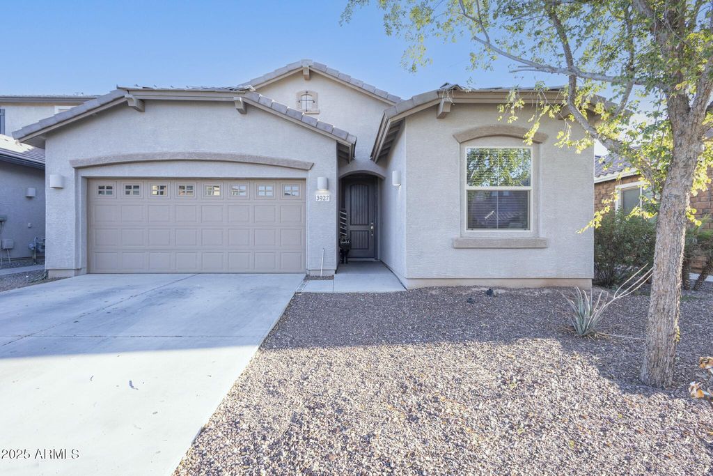 Photo of 3927 E Blue Spruce Lane, Gilbert, AZ 85298 (MLS # 6928196)