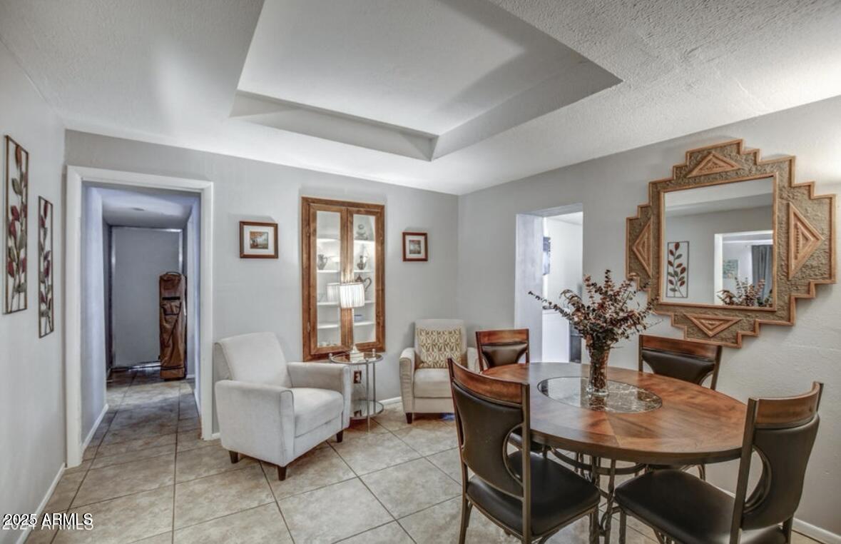 5543 W GARDENIA Avenue