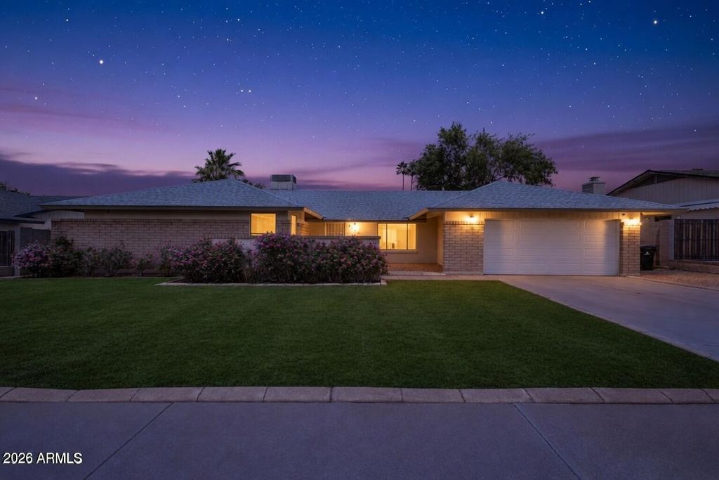 Photo of 4114 W Hartford Avenue, Glendale, AZ 85308 (MLS # 7026934)