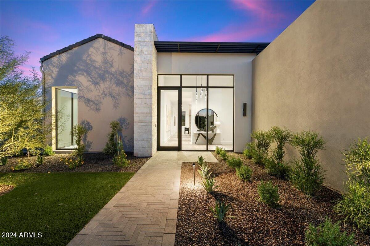 6921 N Joshua Tree Court