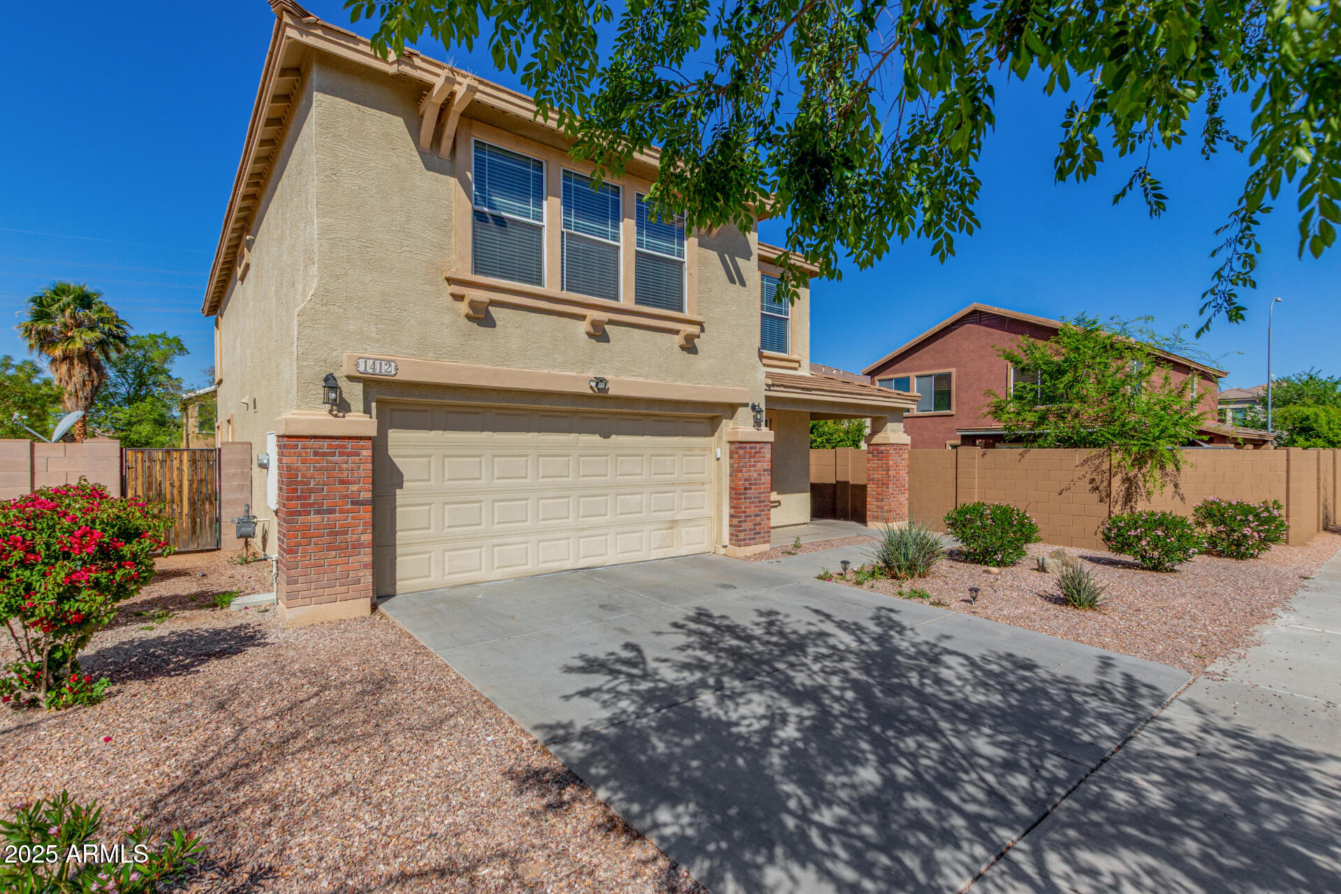 Homes 2 1412 S 120TH Drive