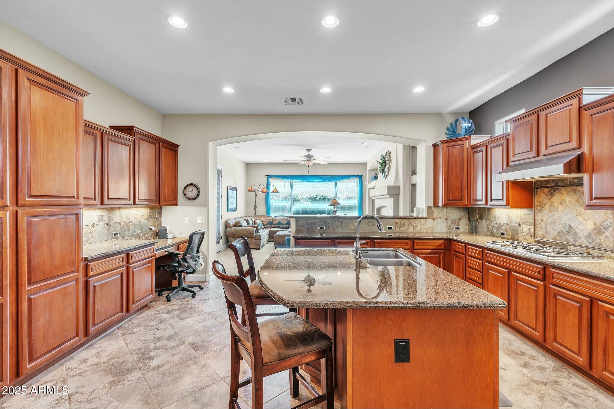 1805 W DUSTY WREN Drive